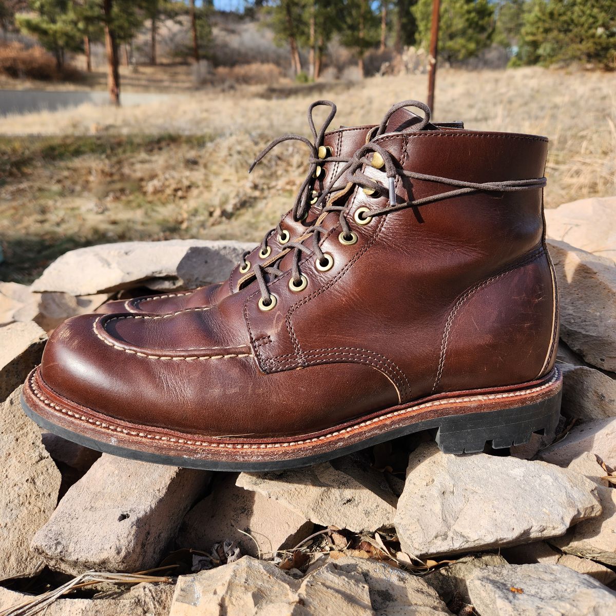 Photo by ejw on December 4, 2022 of the Grant Stone Brass Boot in Horween Crimson Chromexcel.