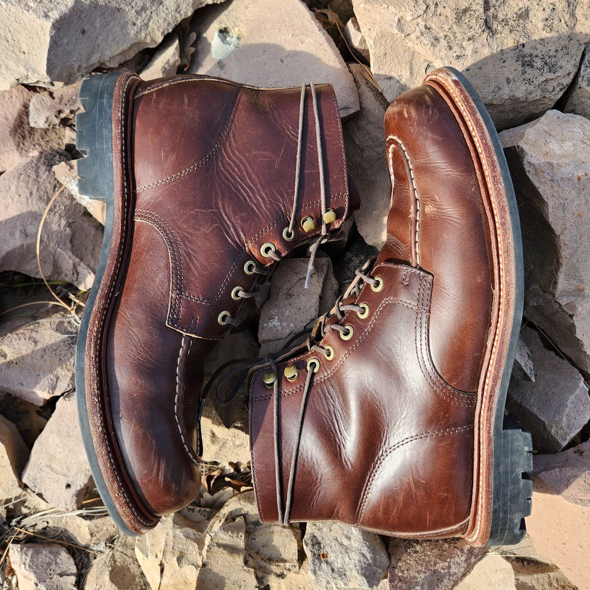 Photo by ejw on December 4, 2022 of the Grant Stone Brass Boot in Horween Crimson Chromexcel.