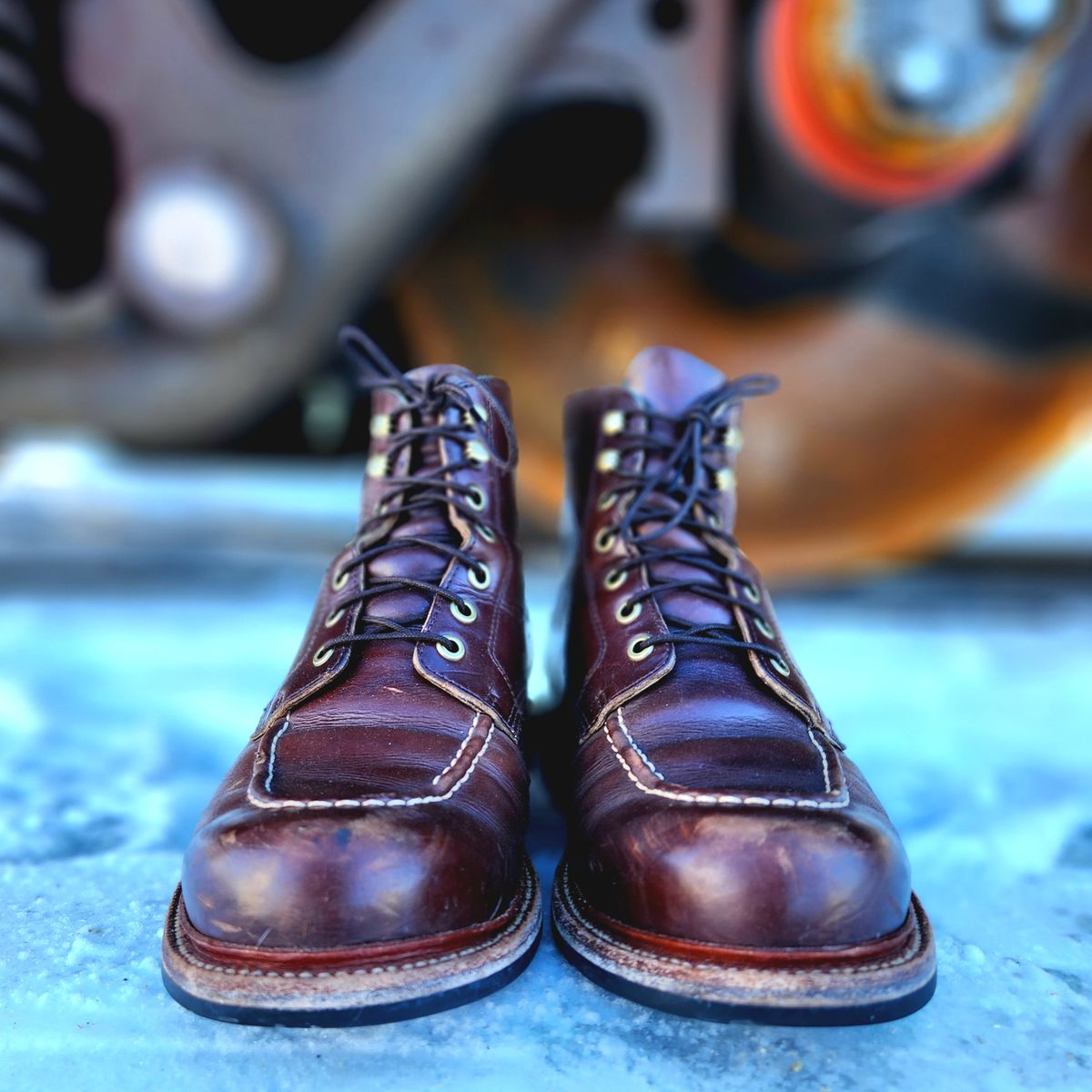 Photo by ejw on January 5, 2023 of the Grant Stone Brass Boot in Horween Crimson Chromexcel.