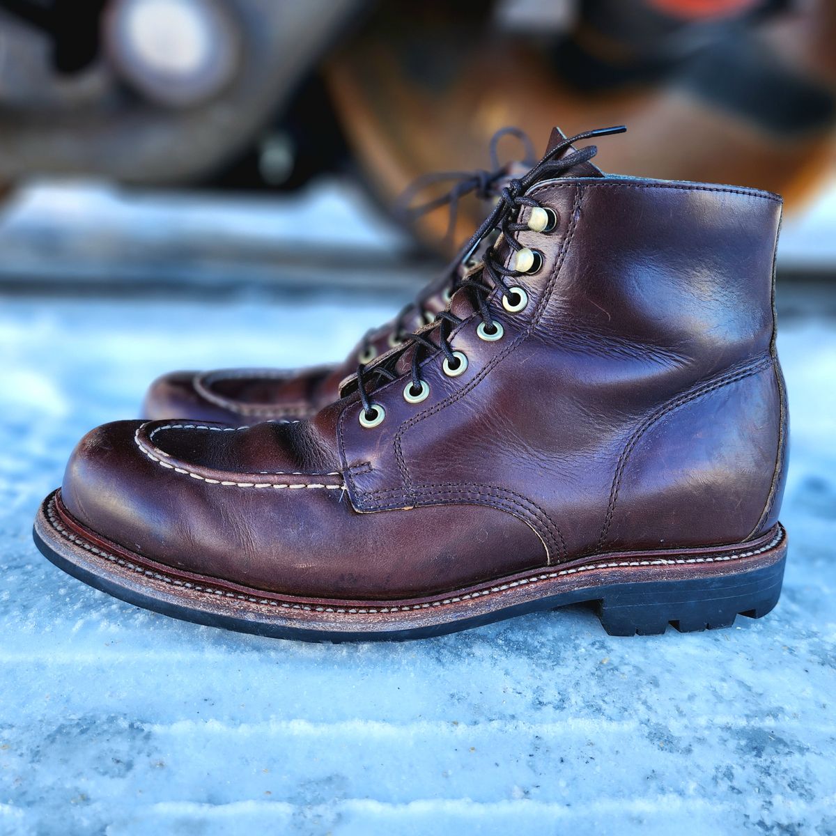 Photo by ejw on January 5, 2023 of the Grant Stone Brass Boot in Horween Crimson Chromexcel.