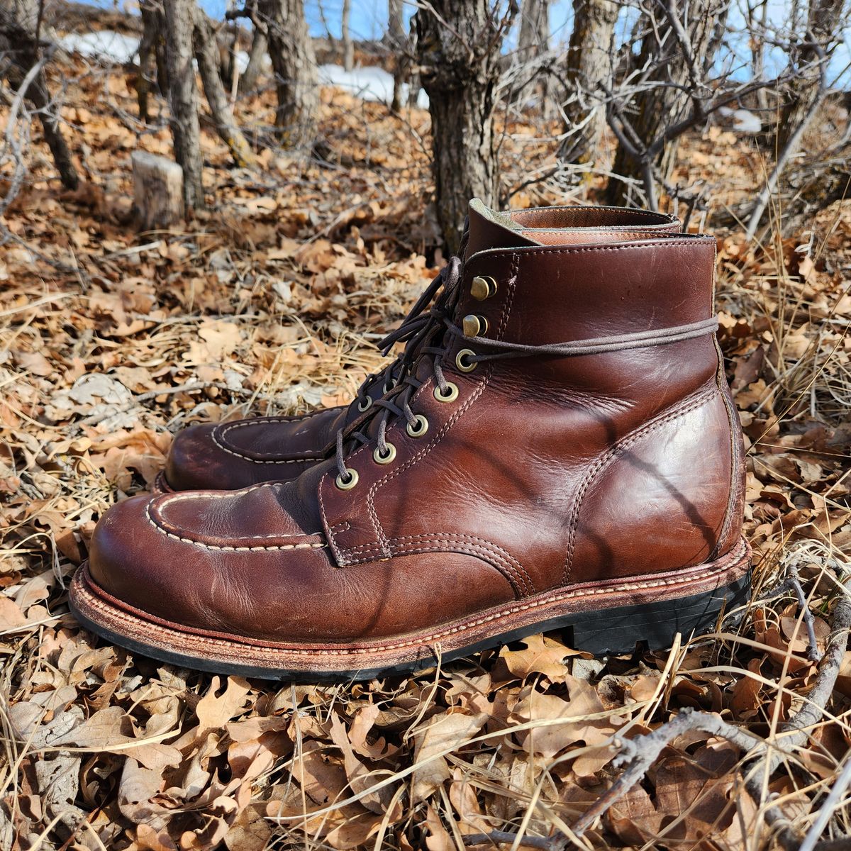 Photo by ejw on February 5, 2023 of the Grant Stone Brass Boot in Horween Crimson Chromexcel.