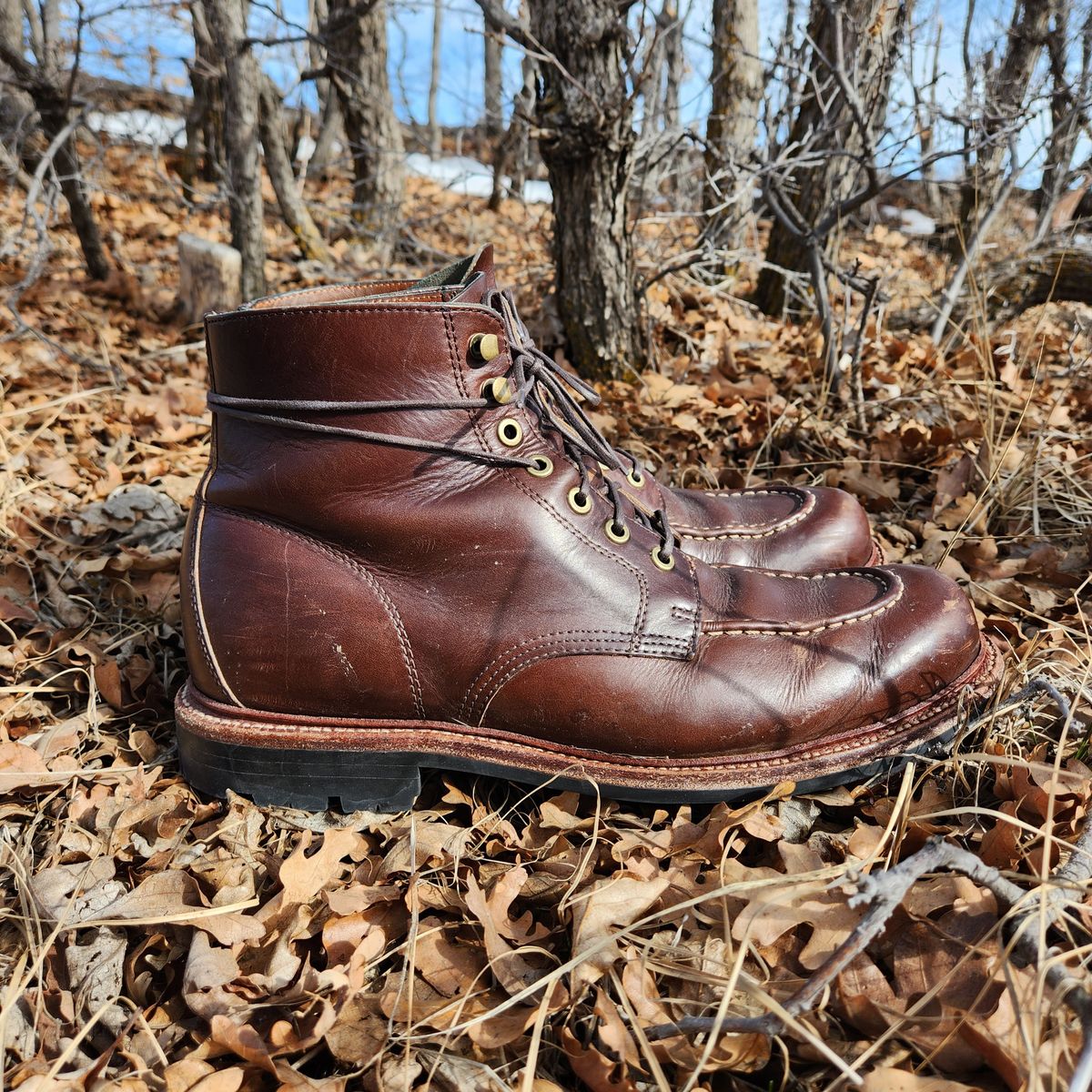 Photo by ejw on February 5, 2023 of the Grant Stone Brass Boot in Horween Crimson Chromexcel.