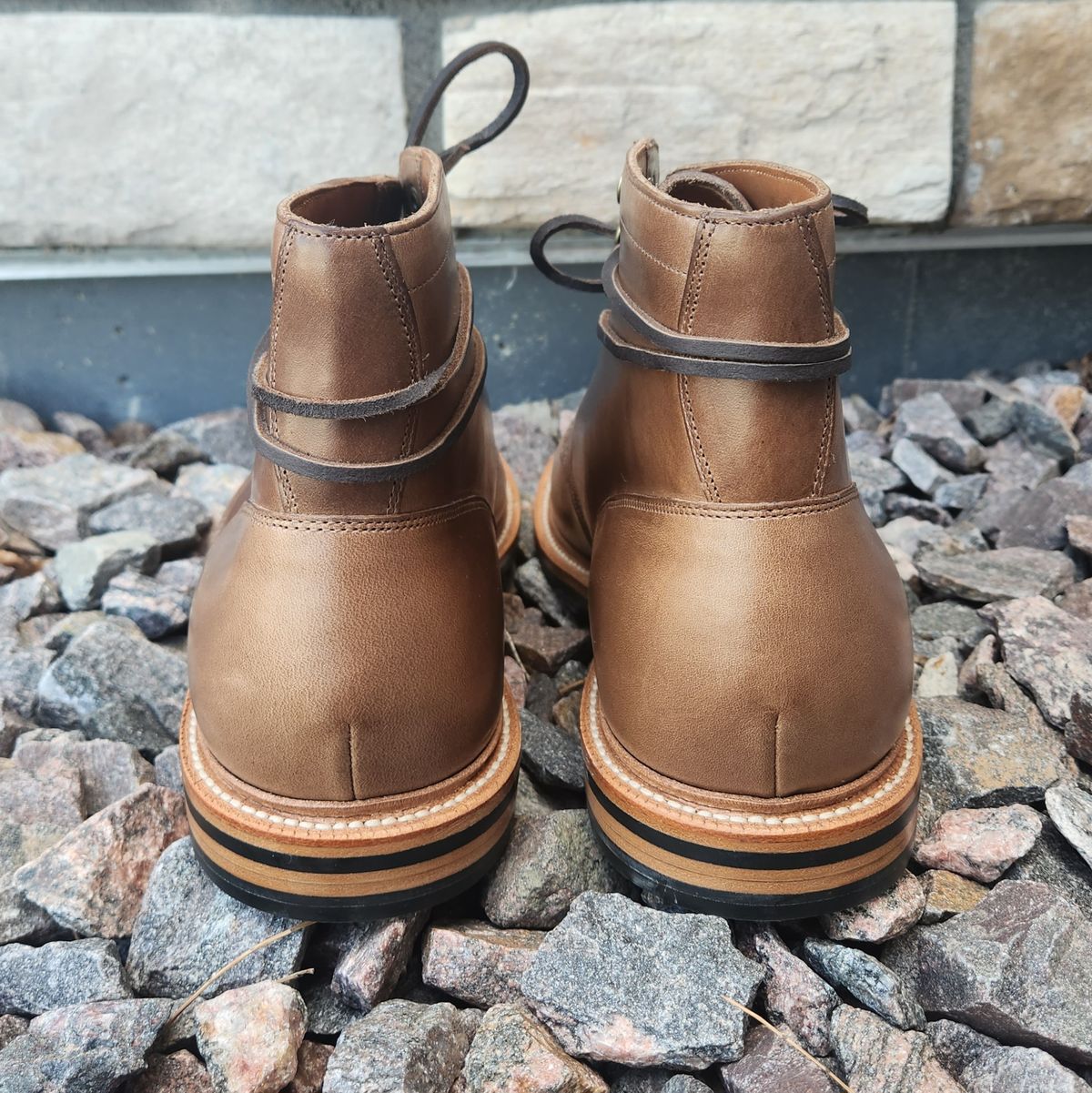 Photo by ejw on October 2, 2023 of the Grant Stone Diesel Boot in Horween Dune Chromexcel.