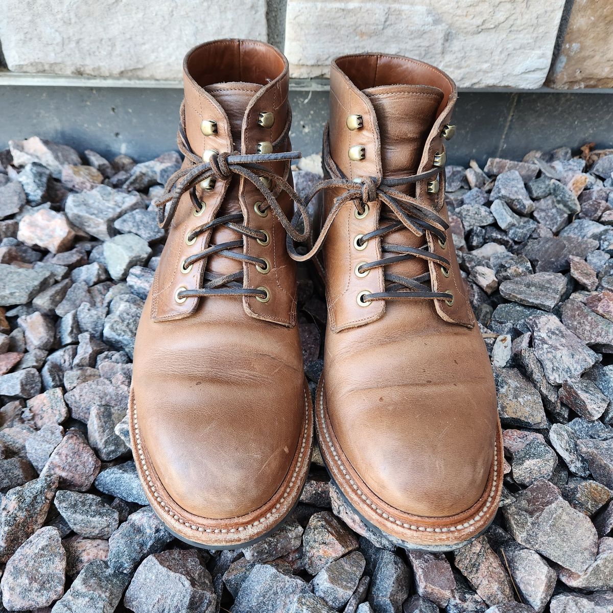 Photo by ejw on November 4, 2023 of the Grant Stone Diesel Boot in Horween Dune Chromexcel.