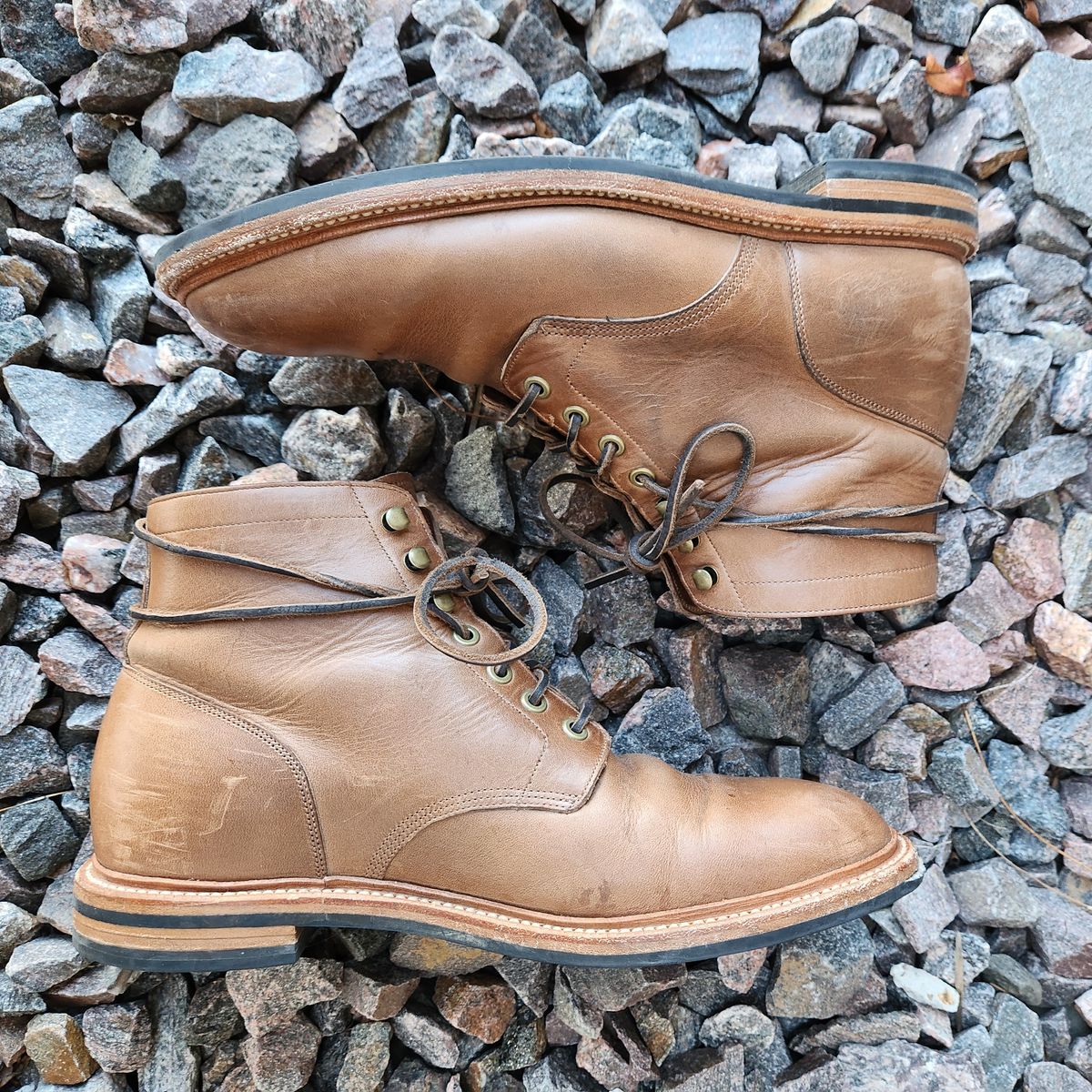 Photo by ejw on November 4, 2023 of the Grant Stone Diesel Boot in Horween Dune Chromexcel.