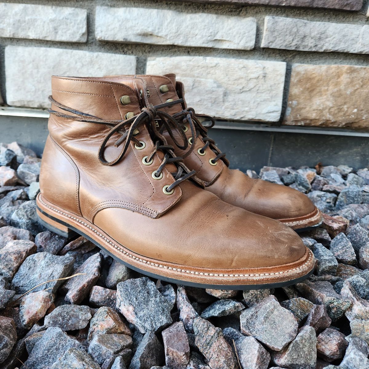 Photo by ejw on November 4, 2023 of the Grant Stone Diesel Boot in Horween Dune Chromexcel.