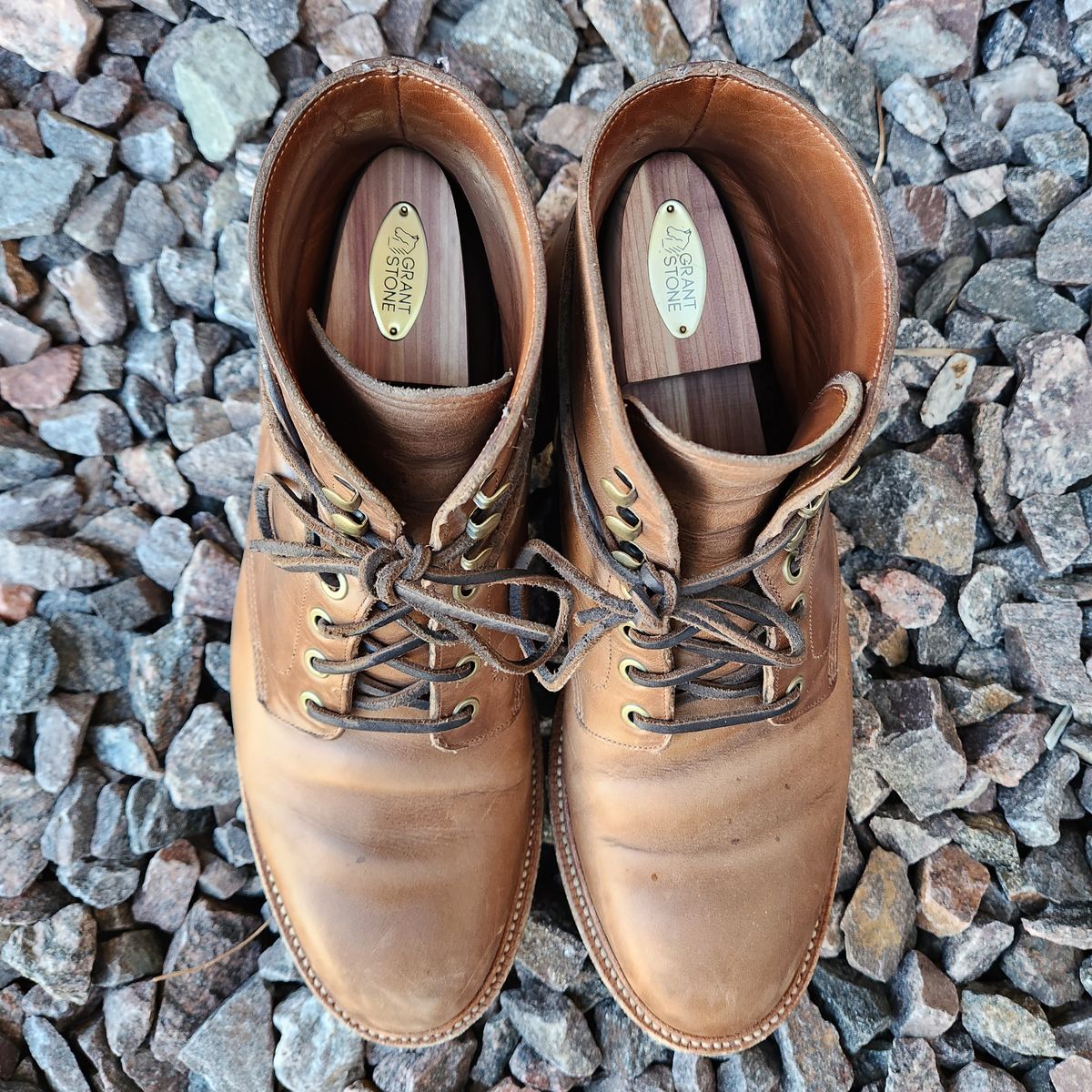 Photo by ejw on November 4, 2023 of the Grant Stone Diesel Boot in Horween Dune Chromexcel.