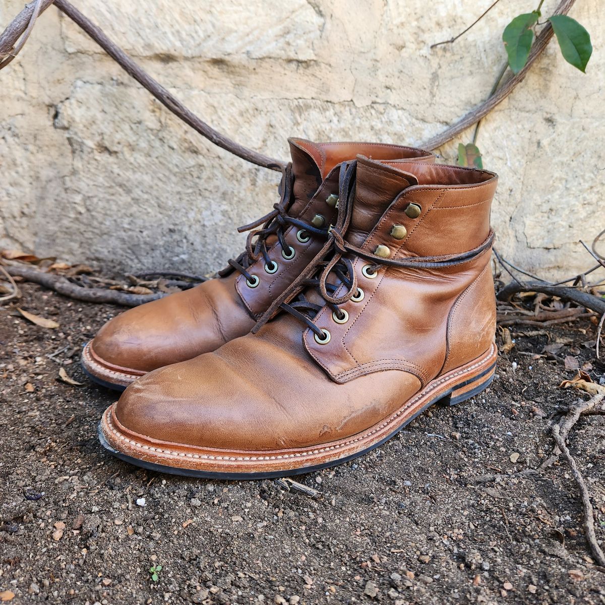 Photo by ejw on December 5, 2023 of the Grant Stone Diesel Boot in Horween Dune Chromexcel.