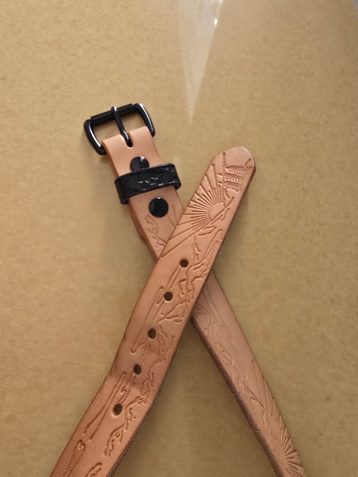 Photo by LouisvilleLeatherGuy on December 5, 2025 of the Ewing Dry Goods "Stamped Series" Minimalist Belt in Wickett & Craig Natural Veg Tan.