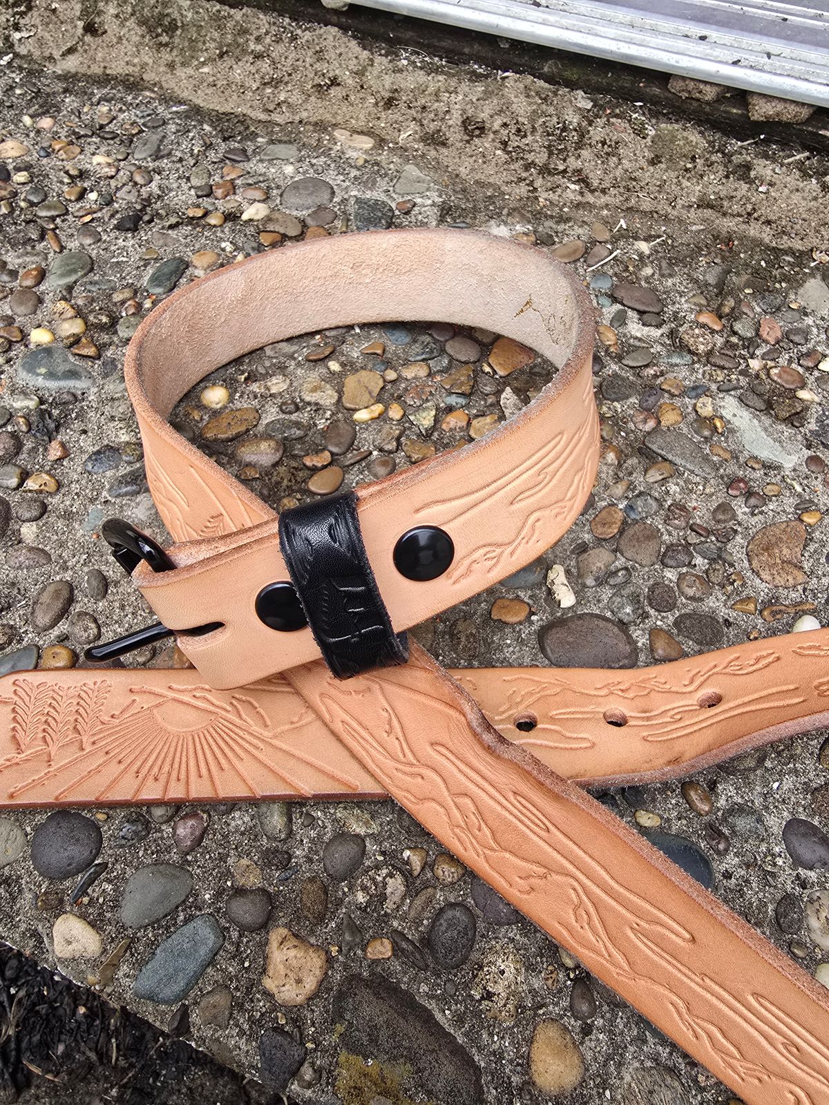 Photo by LouisvilleLeatherGuy on March 3, 2026 of the Ewing Dry Goods "Stamped Series" Minimalist Belt in Wickett & Craig Natural Veg Tan.