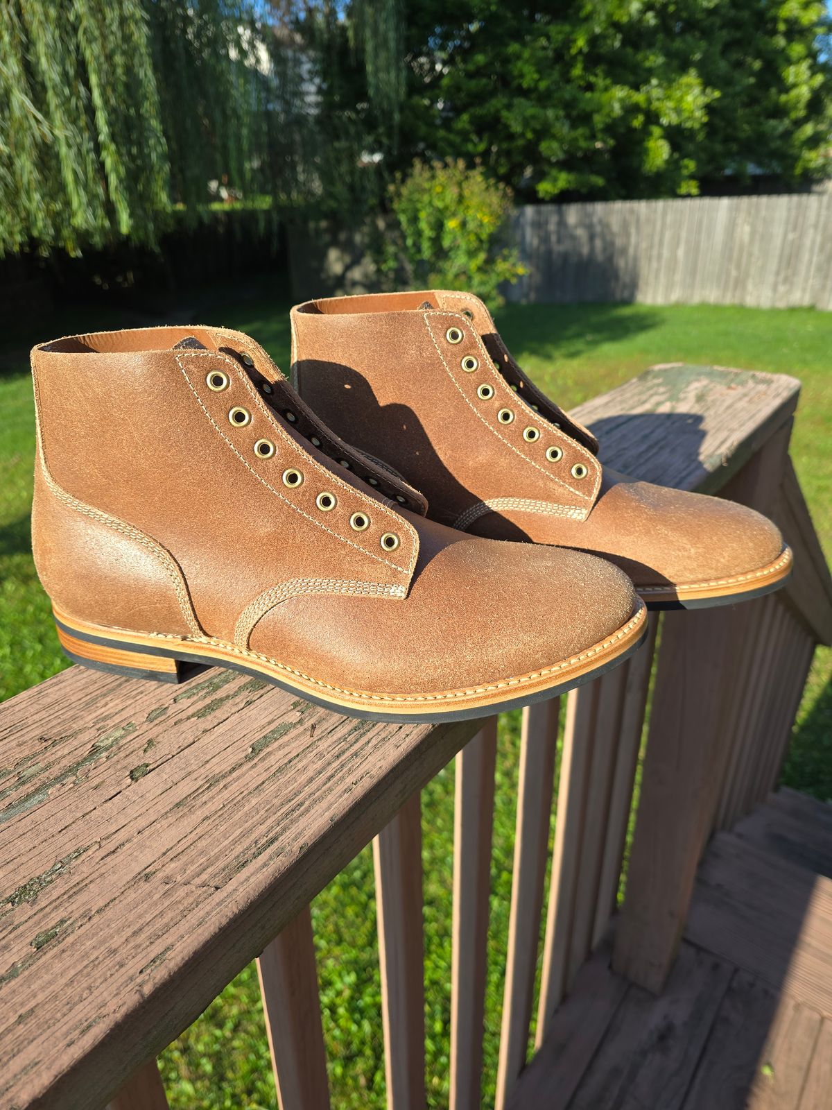 Photo by LouisvilleLeatherGuy on October 1, 2024 of the August Special Belliver Boot in Maryam Toscanello Waxed Reverse Horsebutt.