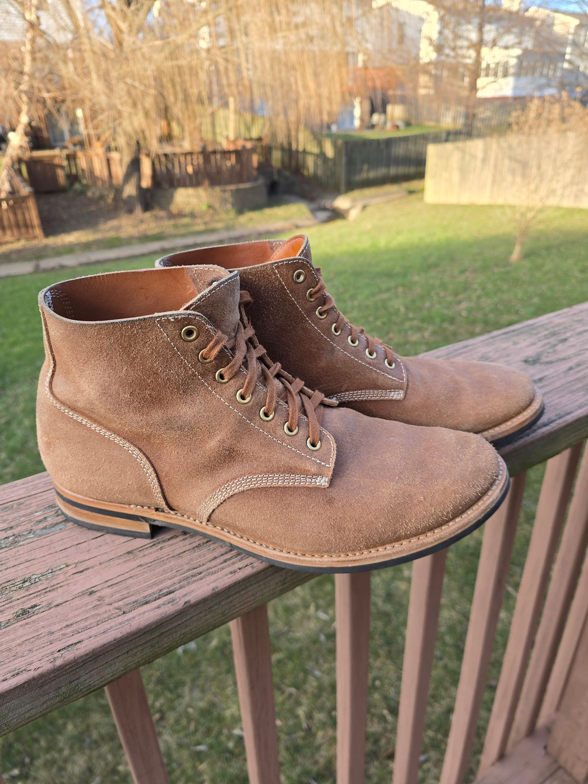Photo by LouisvilleLeatherGuy on January 5, 2025 of the August Special Belliver Boot in Maryam Toscanello Waxed Reverse Horsebutt.