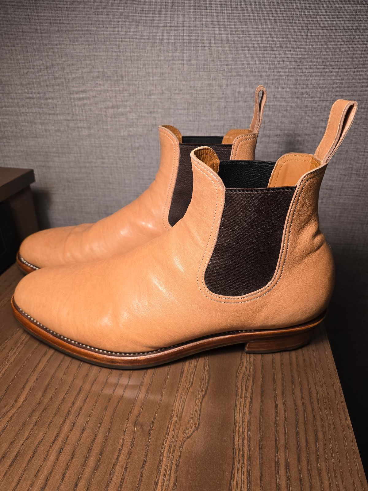 Photo by LouisvilleLeatherGuy on November 5, 2025 of the Briselblack The Seventh Chelsea Boot in Maryam Natural Kangaroo.