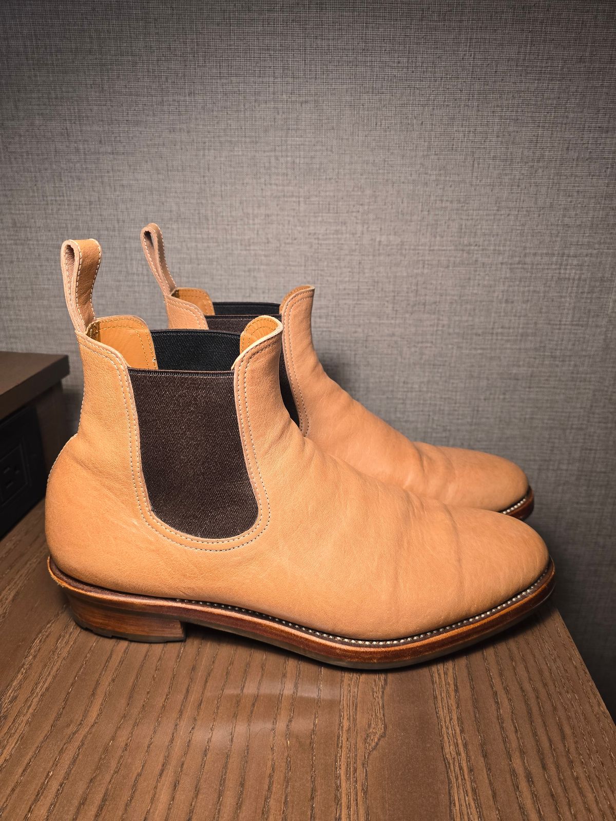 Photo by LouisvilleLeatherGuy on November 5, 2025 of the Briselblack The Seventh Chelsea Boot in Maryam Natural Kangaroo.