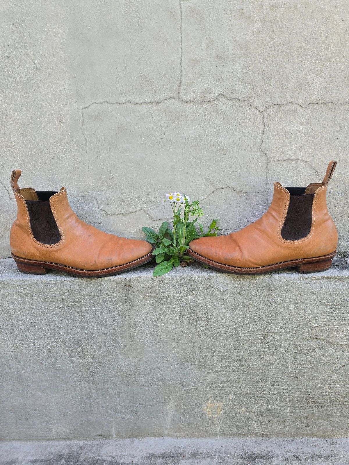 Photo by LouisvilleLeatherGuy on April 5, 2026 of the Briselblack The Seventh Chelsea Boot in Maryam Natural Kangaroo.