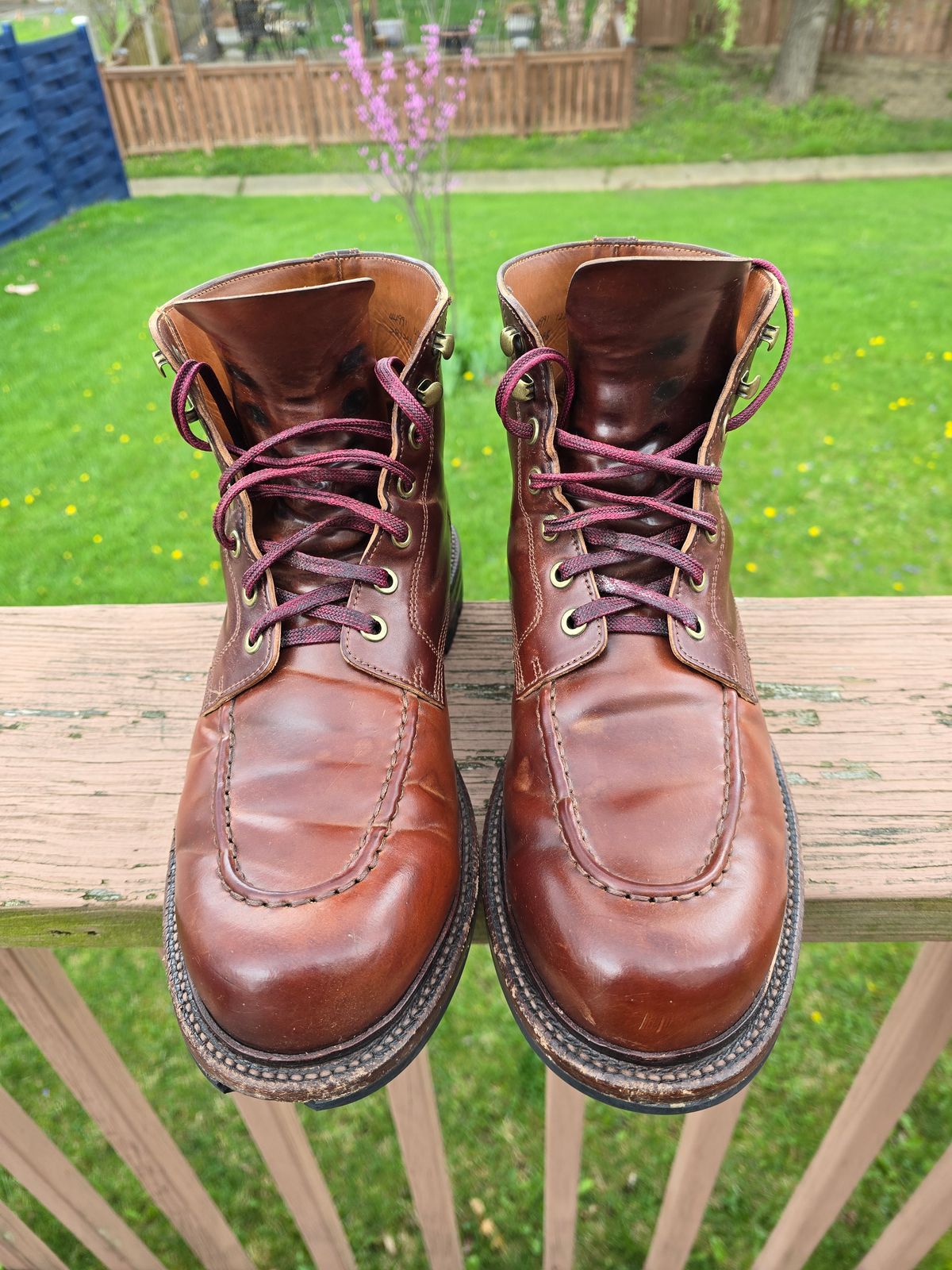 Photo by LouisvilleLeatherGuy on April 6, 2024 of the Grant Stone Brass Boot in Horween Garnet Shell Cordovan.