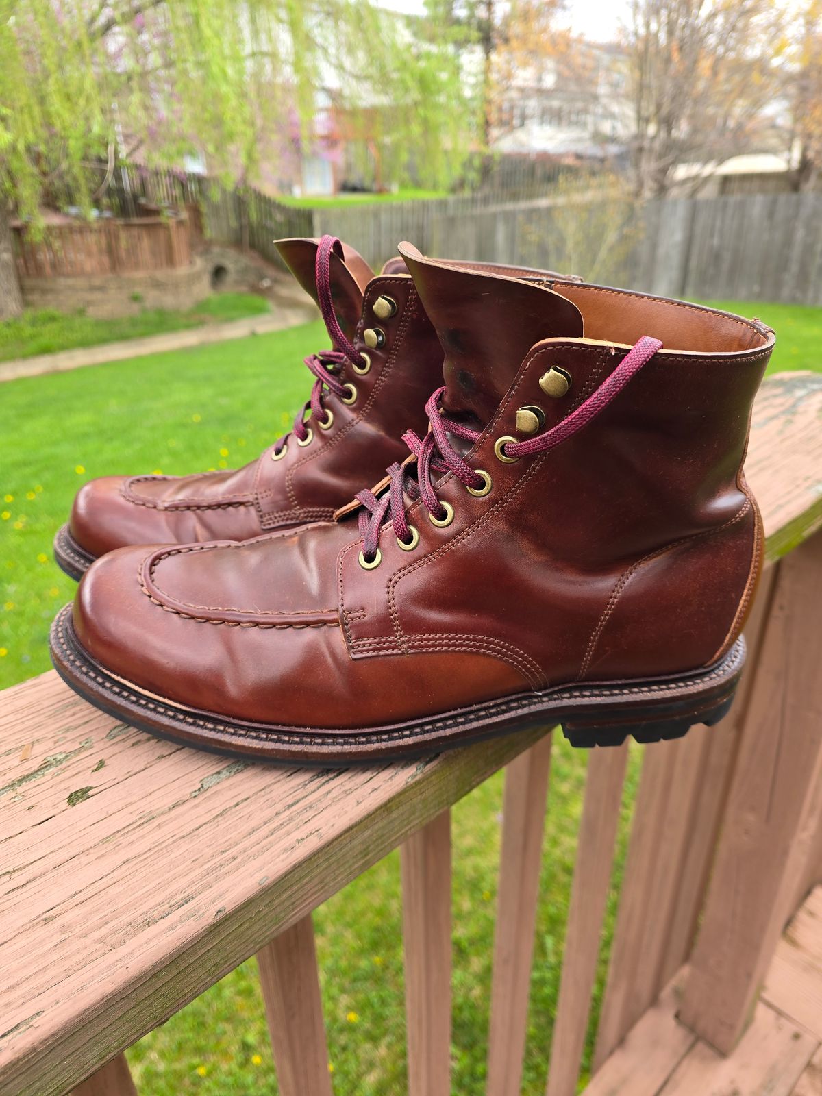 Photo by LouisvilleLeatherGuy on April 6, 2024 of the Grant Stone Brass Boot in Horween Garnet Shell Cordovan.