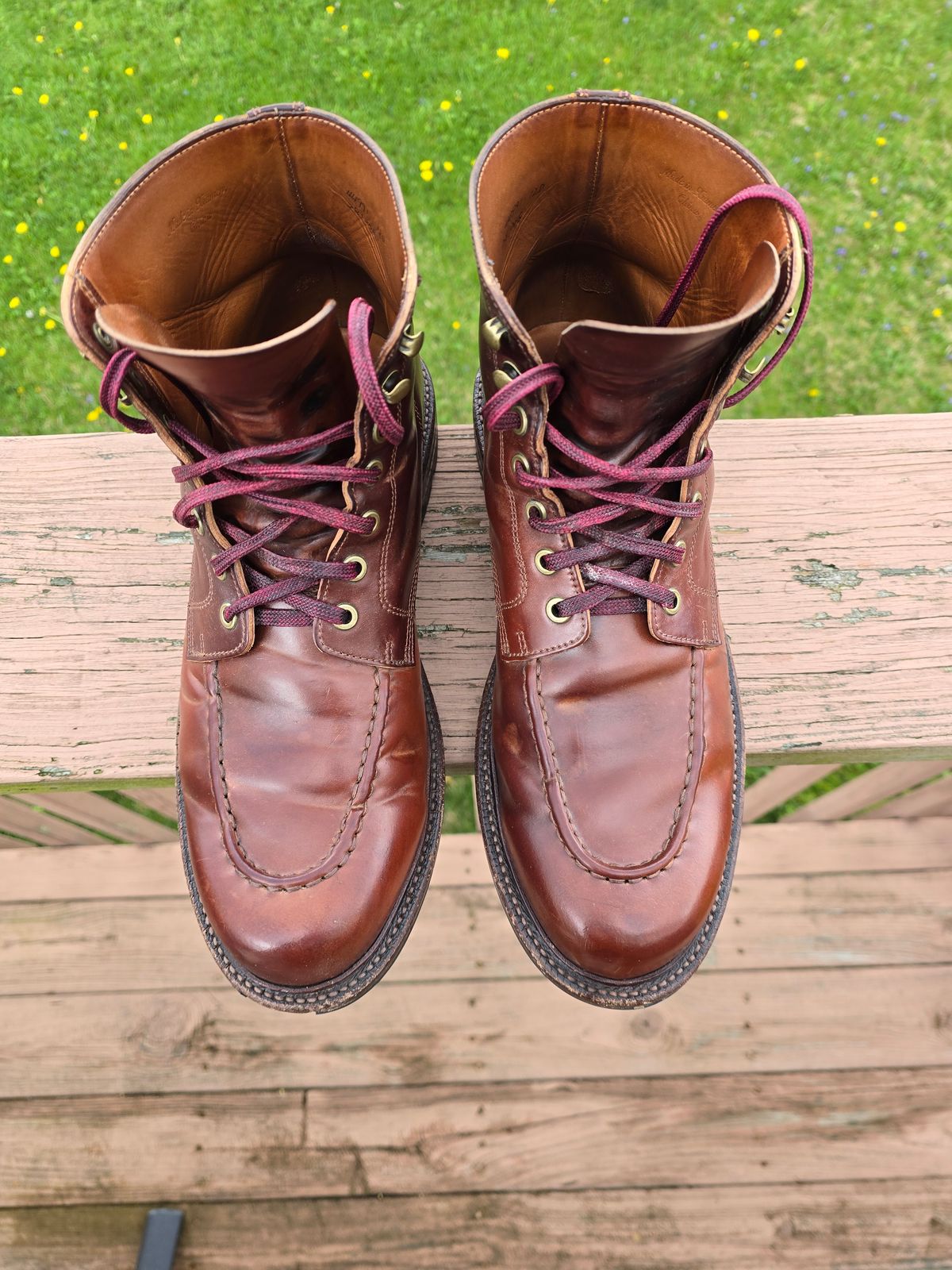 Photo by LouisvilleLeatherGuy on April 6, 2024 of the Grant Stone Brass Boot in Horween Garnet Shell Cordovan.