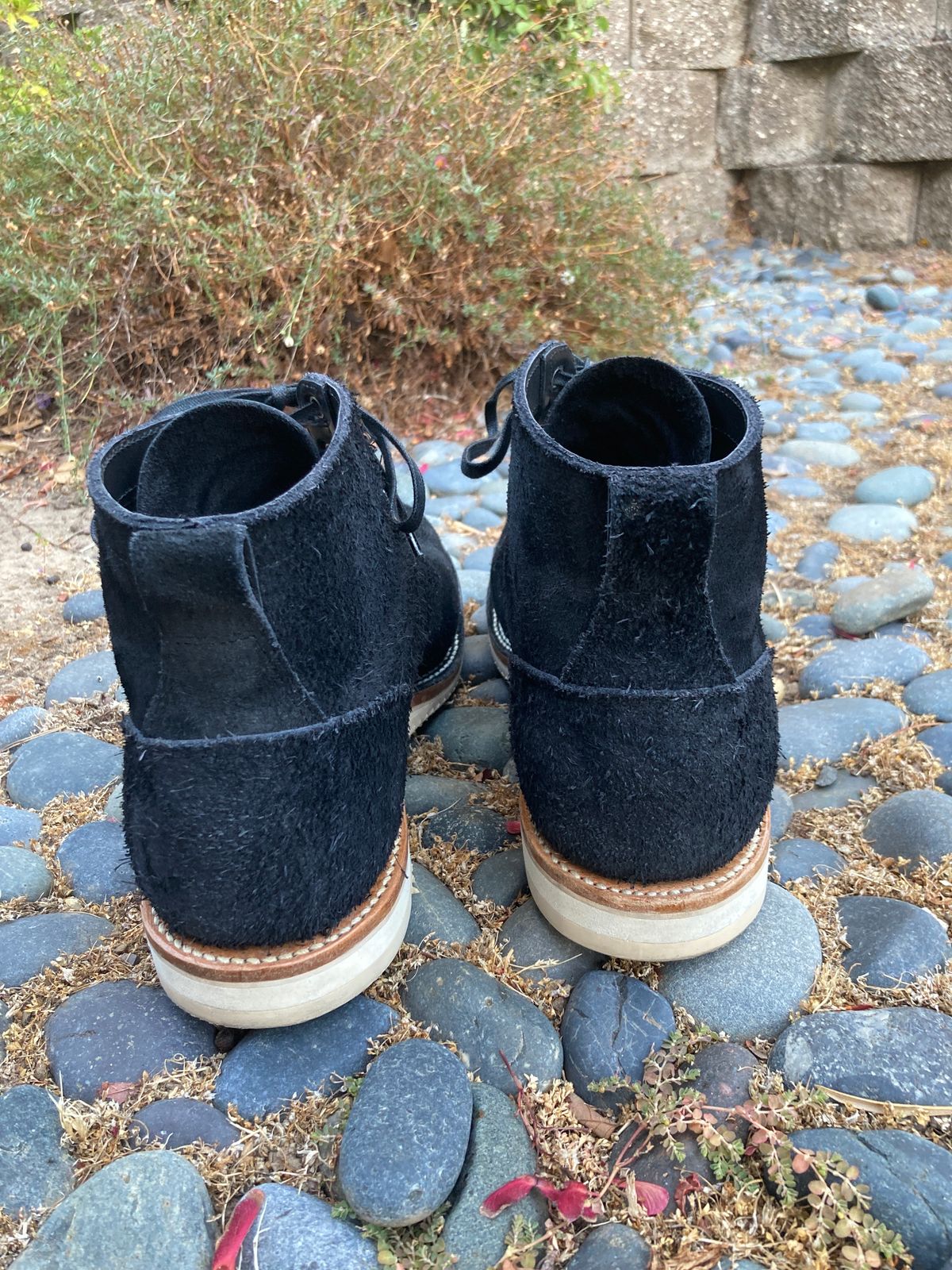 Photo by boogieshafer on September 8, 2023 of the Viberg Service Boot in Seidel Black Oil Tan Roughout.