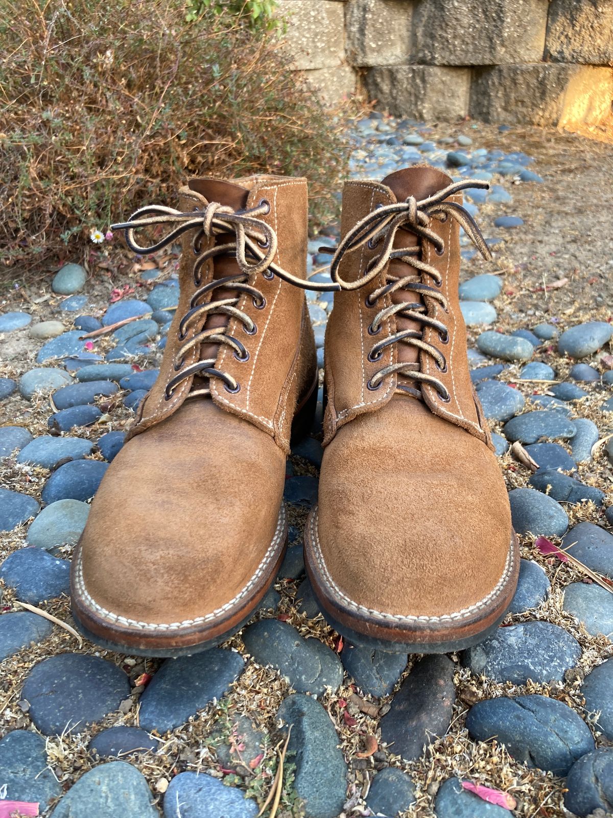 Photo by boogieshafer on September 22, 2023 of the Viberg Trench Boot in Horween Natural Chromexcel Roughout.