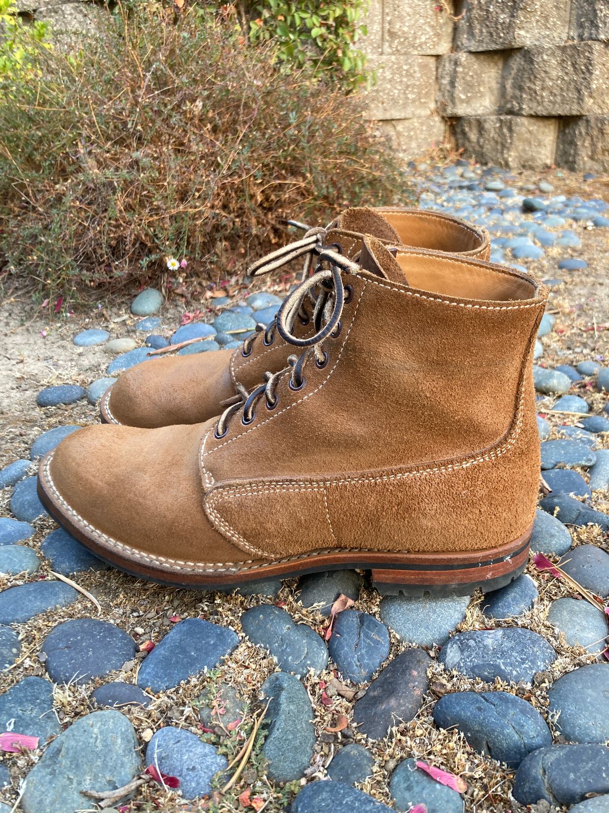 Photo by boogieshafer on September 22, 2023 of the Viberg Trench Boot in Horween Natural Chromexcel Roughout.