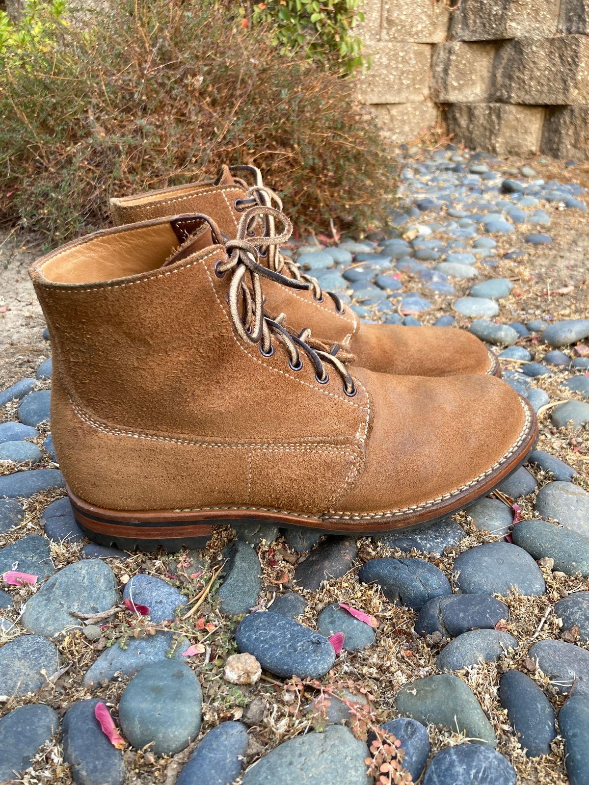 Photo by boogieshafer on September 22, 2023 of the Viberg Trench Boot in Horween Natural Chromexcel Roughout.