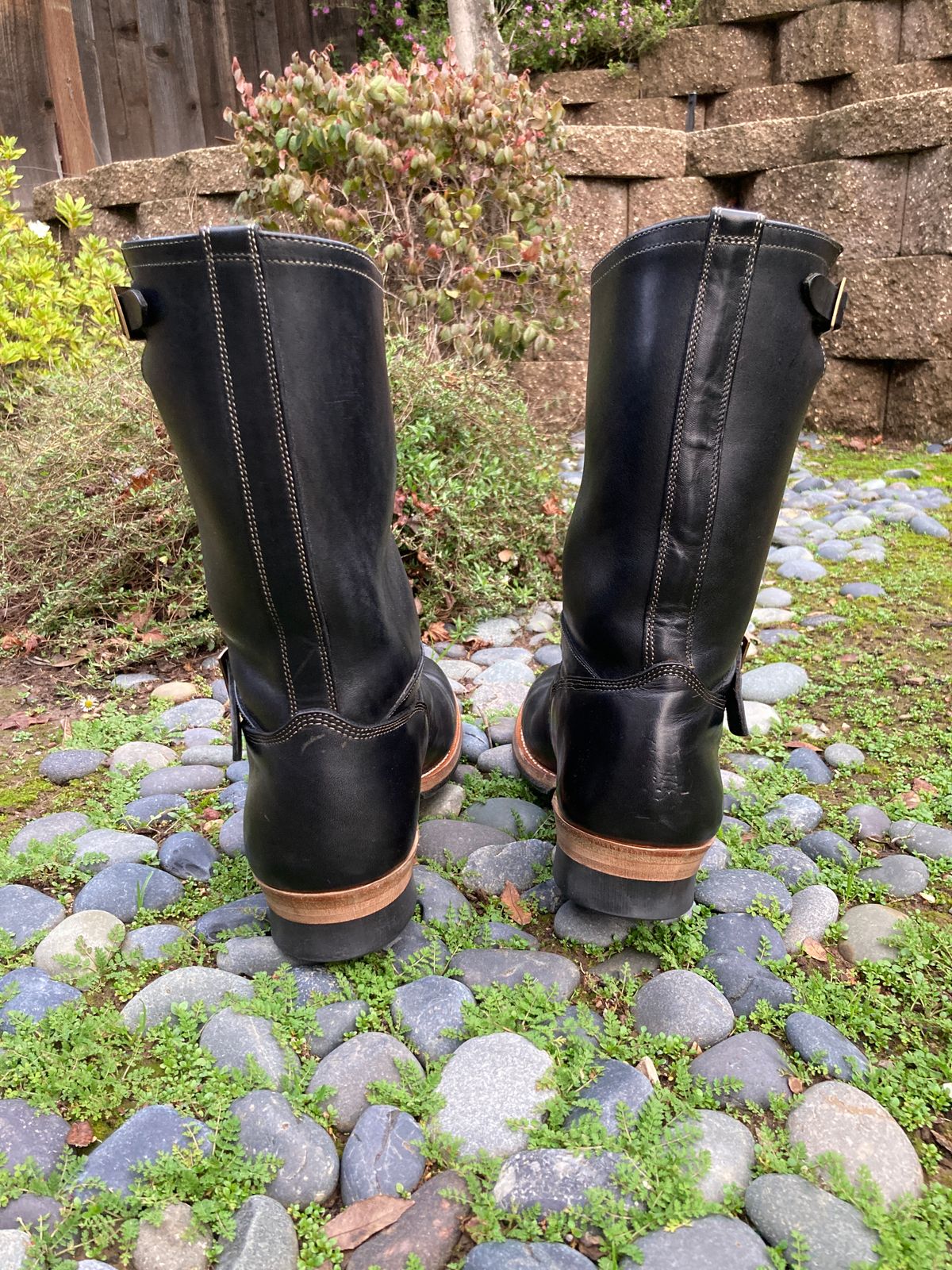 Photo by boogieshafer on January 7, 2023 of the Motor Engineer Boots in Black Hand-Dyed Italian Horsebutt.