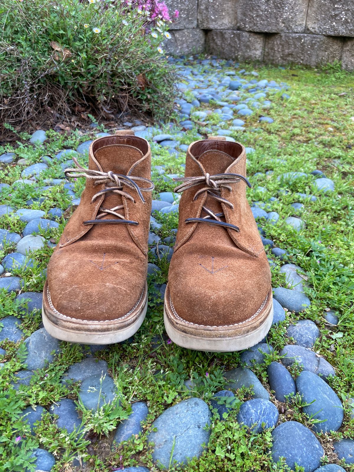 Photo by boogieshafer on March 17, 2024 of the Viberg Chukka in Seidel Aged Bark Roughout.