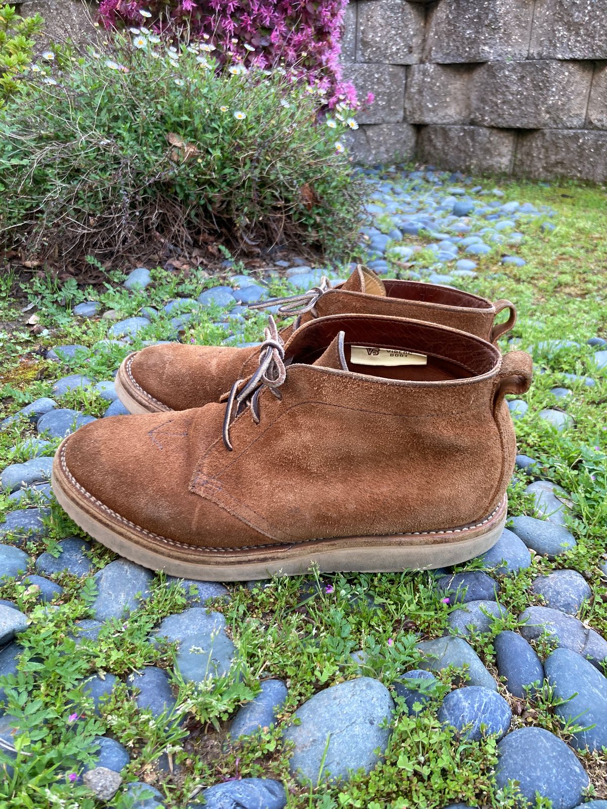 Photo by boogieshafer on March 17, 2024 of the Viberg Chukka in Seidel Aged Bark Roughout.