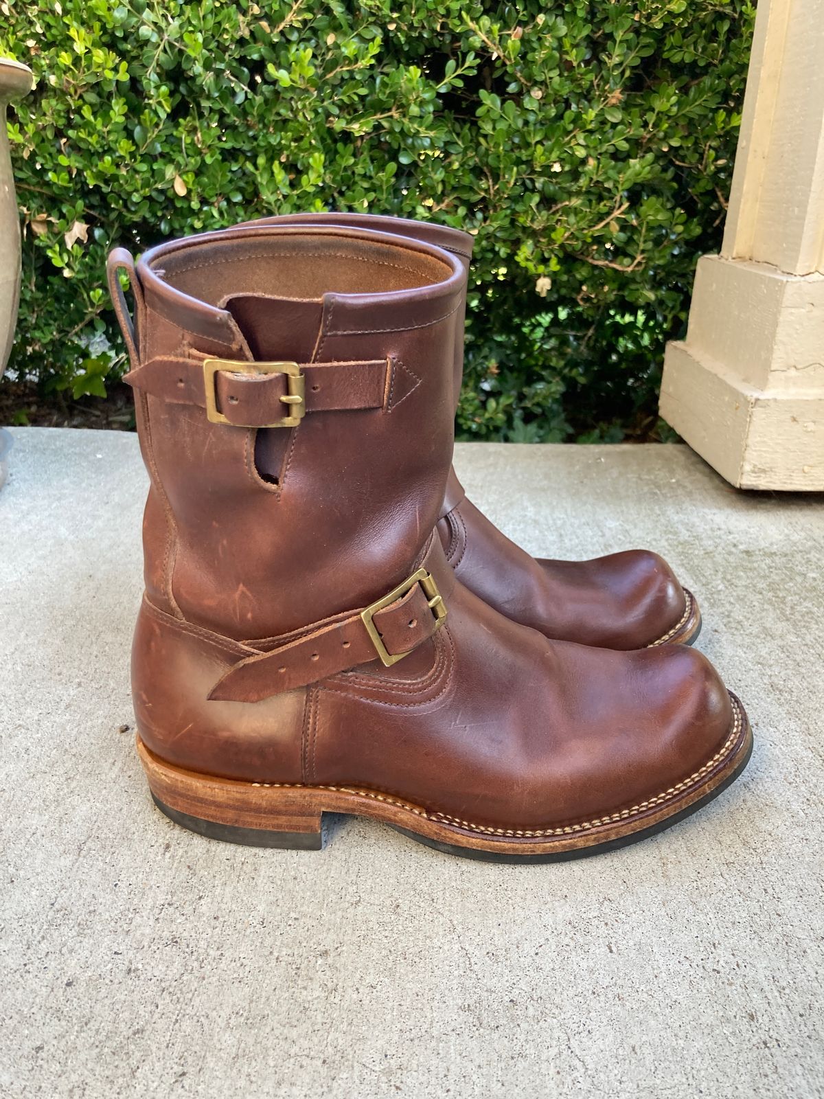 Photo by boogieshafer on September 20, 2024 of the Viberg Engineer in Horween Brown Chromexcel.