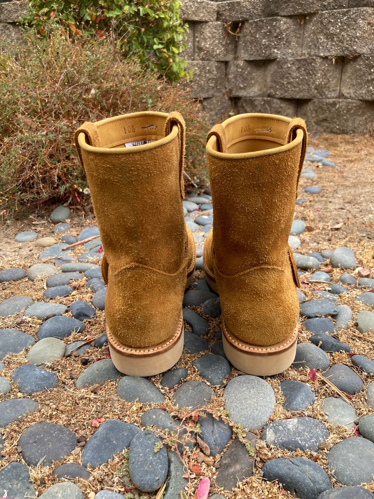 Photo by boogieshafer on September 16, 2023 of the Viberg Short Shift in Wheat Roughout.