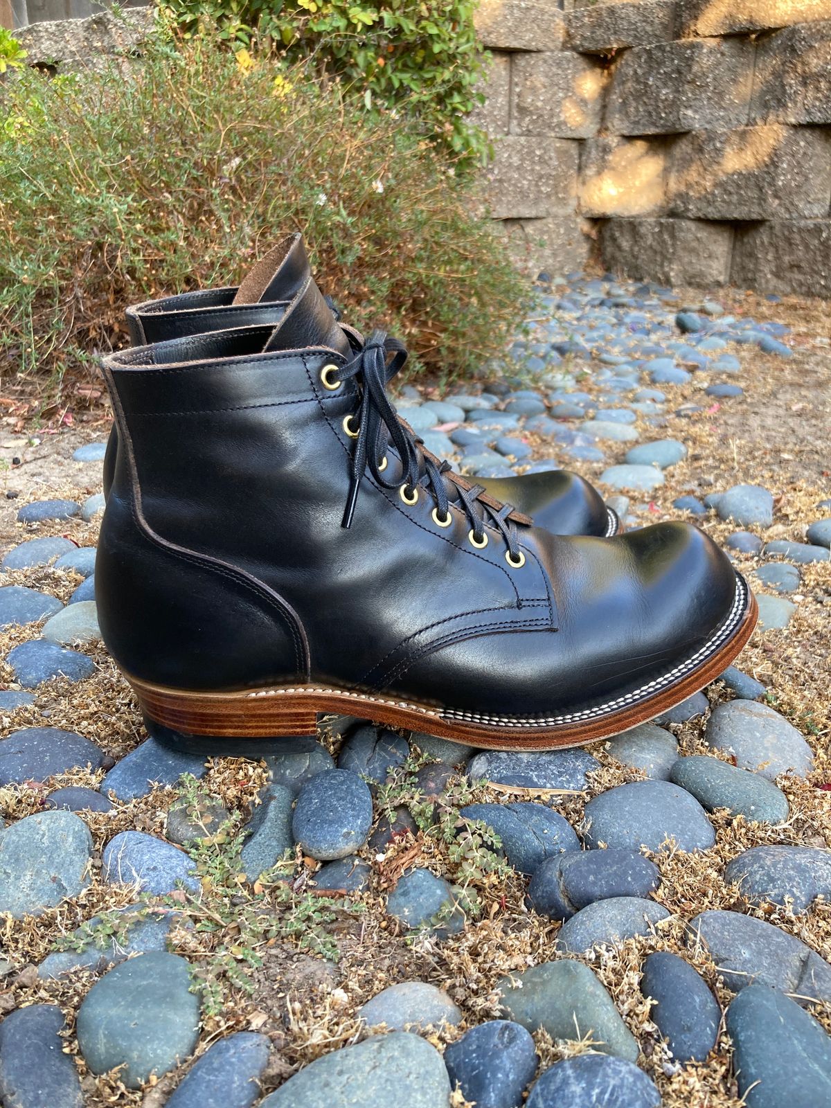 Photo by boogieshafer on August 24, 2023 of the XBXS Miner Boots in Horween Black Chromexcel.