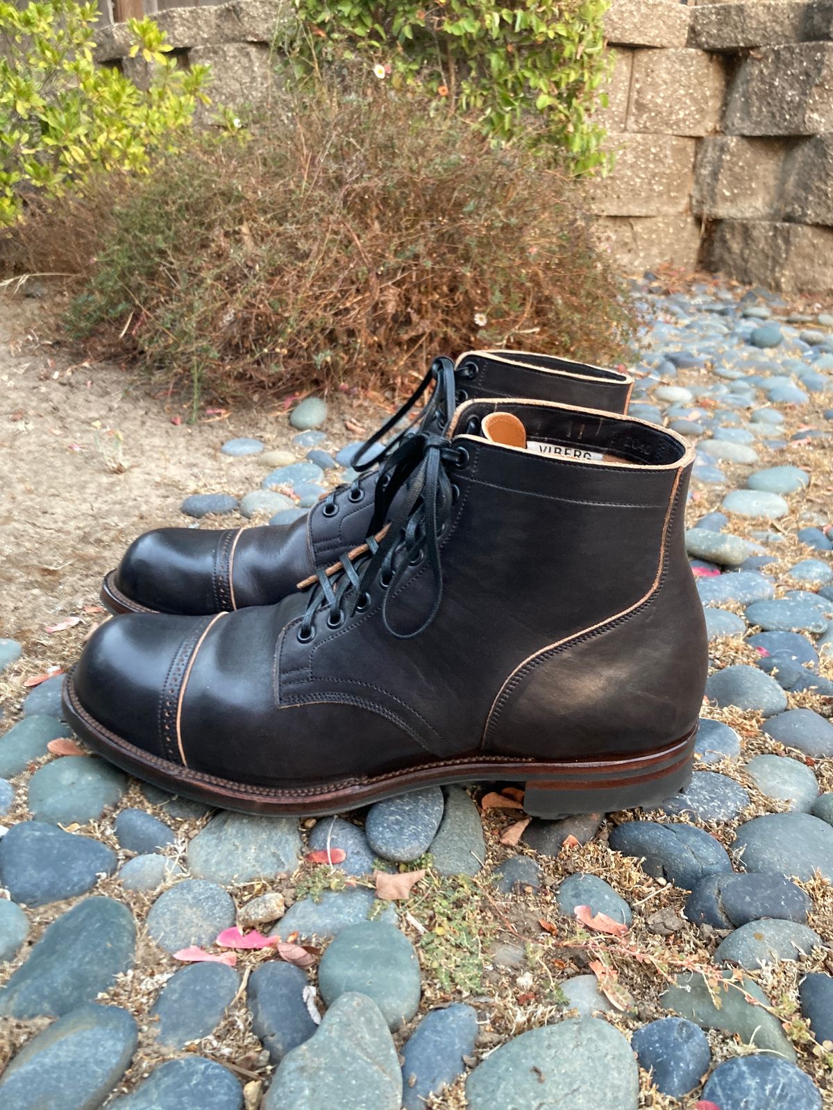 Photo by boogieshafer on October 20, 2023 of the Viberg Service Boot BCT in Maryam Black Teacore Horsebutt.
