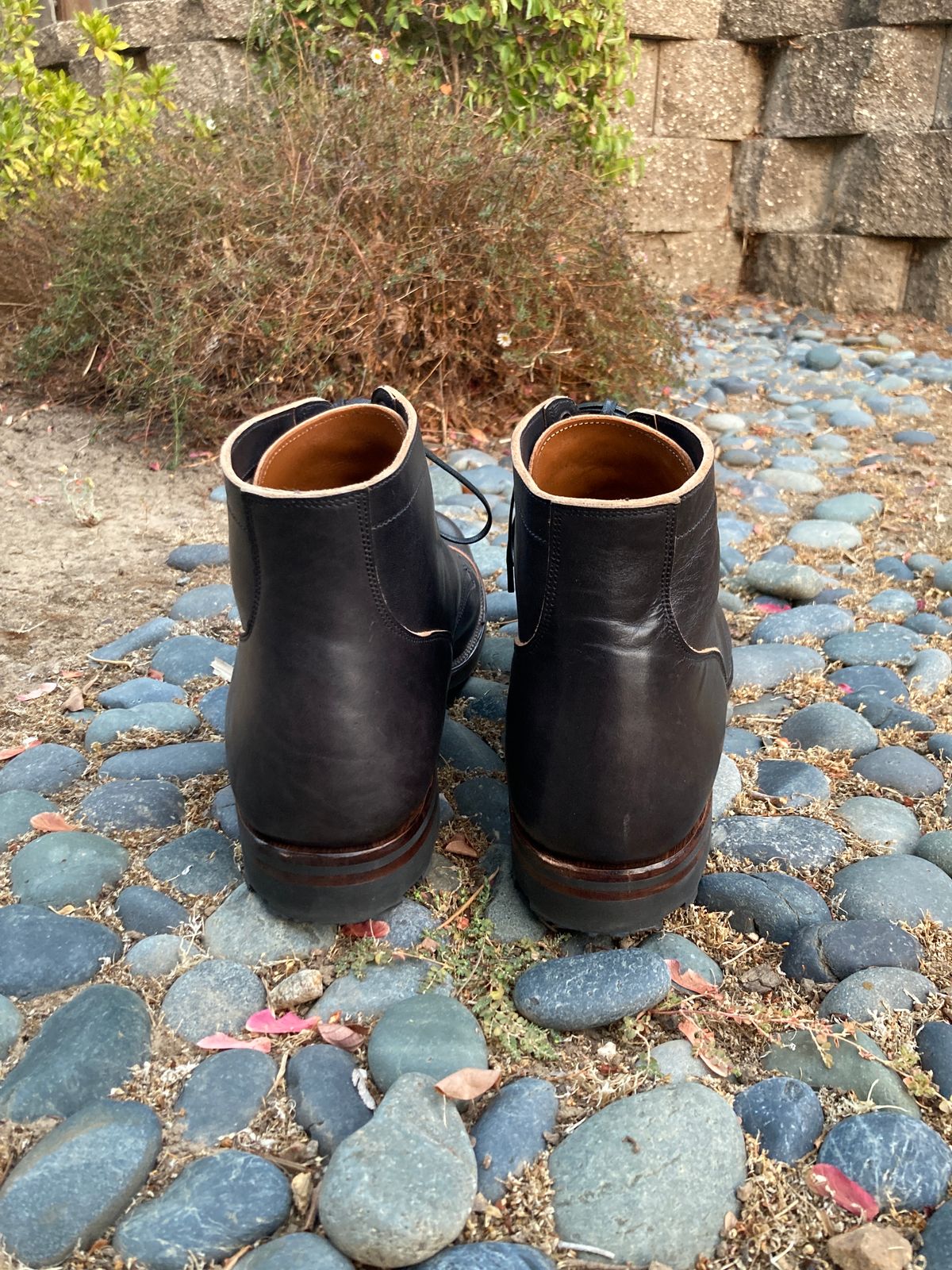 Photo by boogieshafer on October 20, 2023 of the Viberg Service Boot BCT in Maryam Black Teacore Horsebutt.