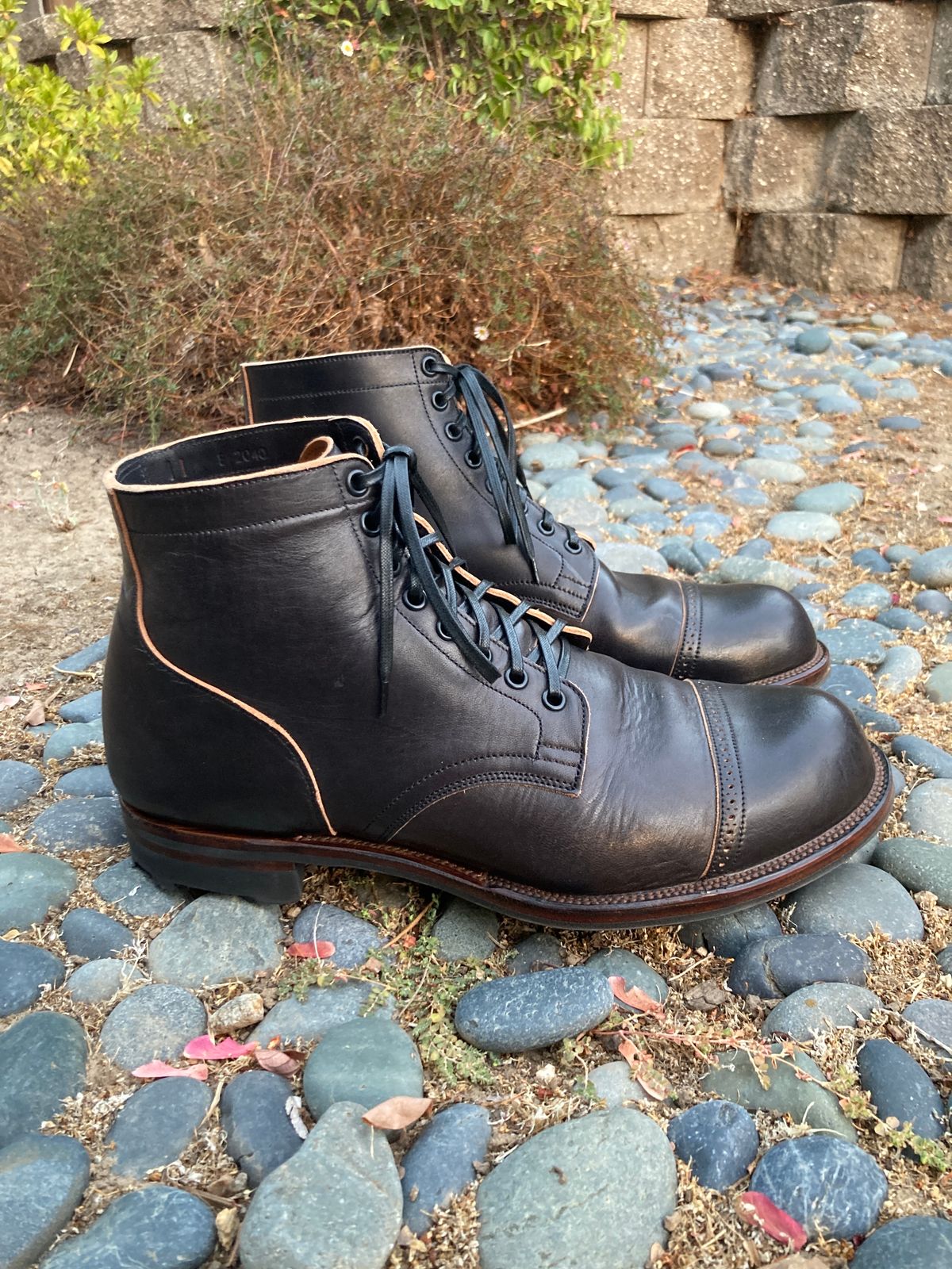 Photo by boogieshafer on October 20, 2023 of the Viberg Service Boot BCT in Maryam Black Teacore Horsebutt.