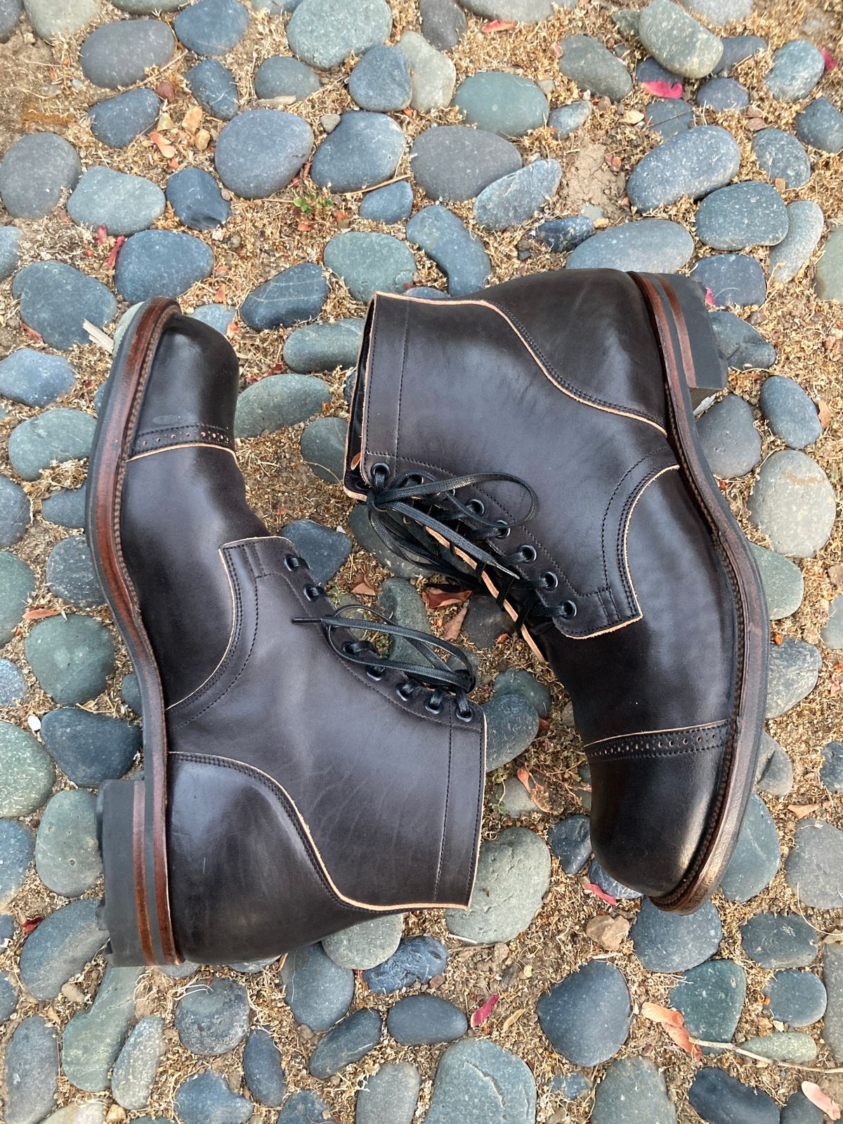 Photo by boogieshafer on October 20, 2023 of the Viberg Service Boot BCT in Maryam Black Teacore Horsebutt.