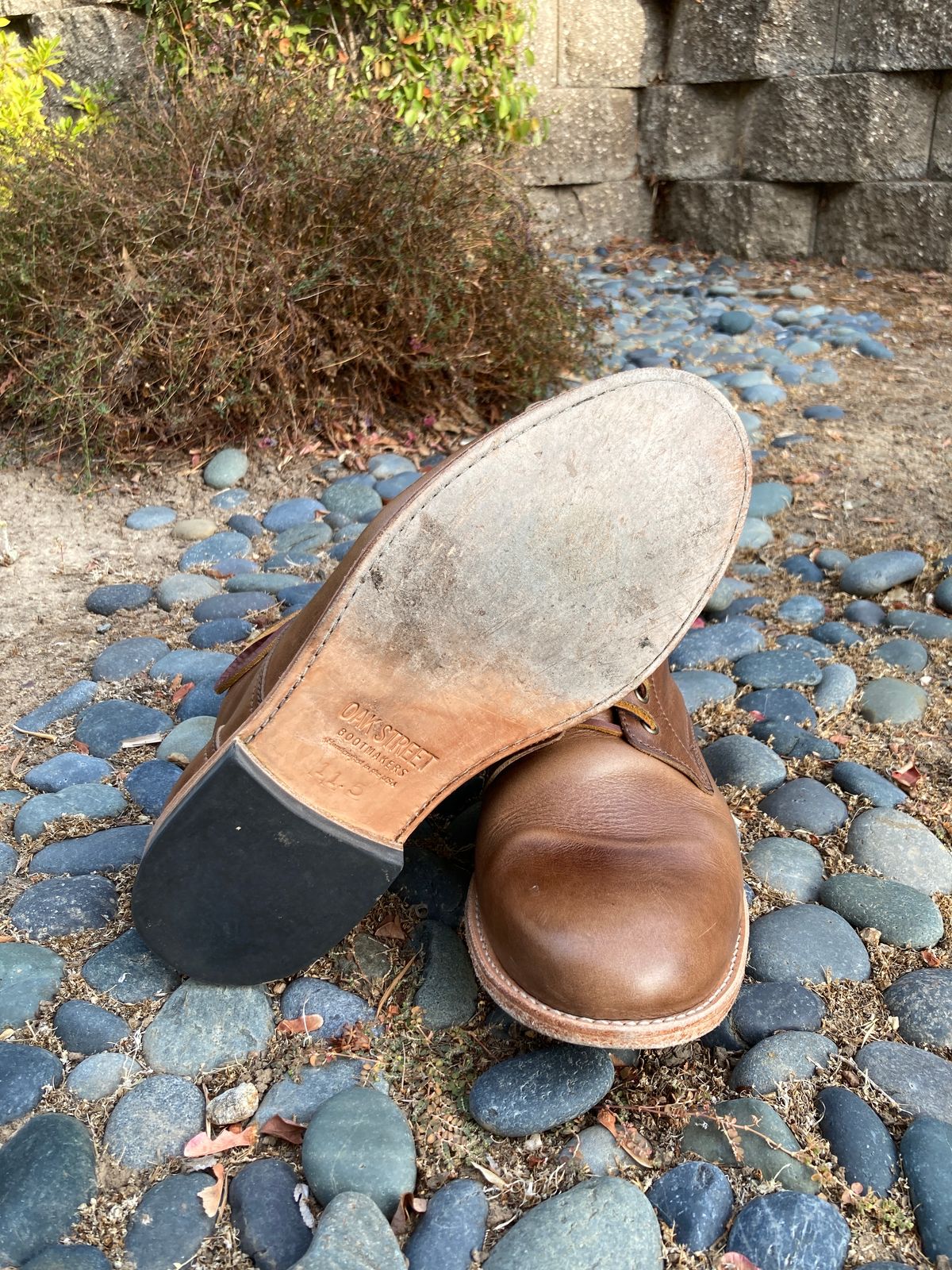Photo by boogieshafer on November 2, 2023 of the Oak Street Bootmakers Trench Boot in Horween Natural Chromexcel.