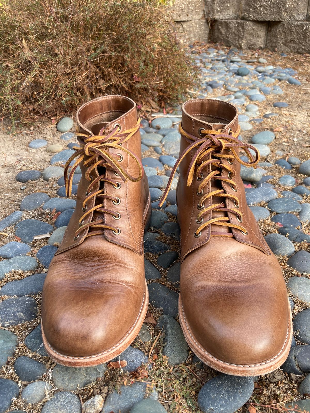 Photo by boogieshafer on November 2, 2023 of the Oak Street Bootmakers Trench Boot in Horween Natural Chromexcel.
