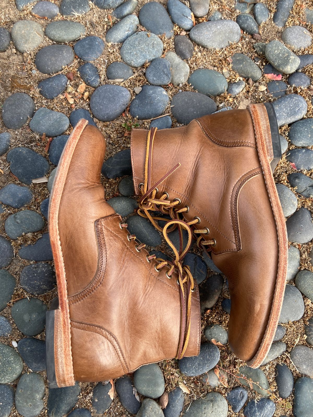 Photo by boogieshafer on November 2, 2023 of the Oak Street Bootmakers Trench Boot in Horween Natural Chromexcel.