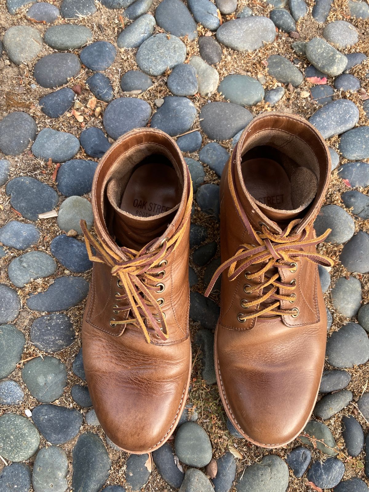 Photo by boogieshafer on November 2, 2023 of the Oak Street Bootmakers Trench Boot in Horween Natural Chromexcel.