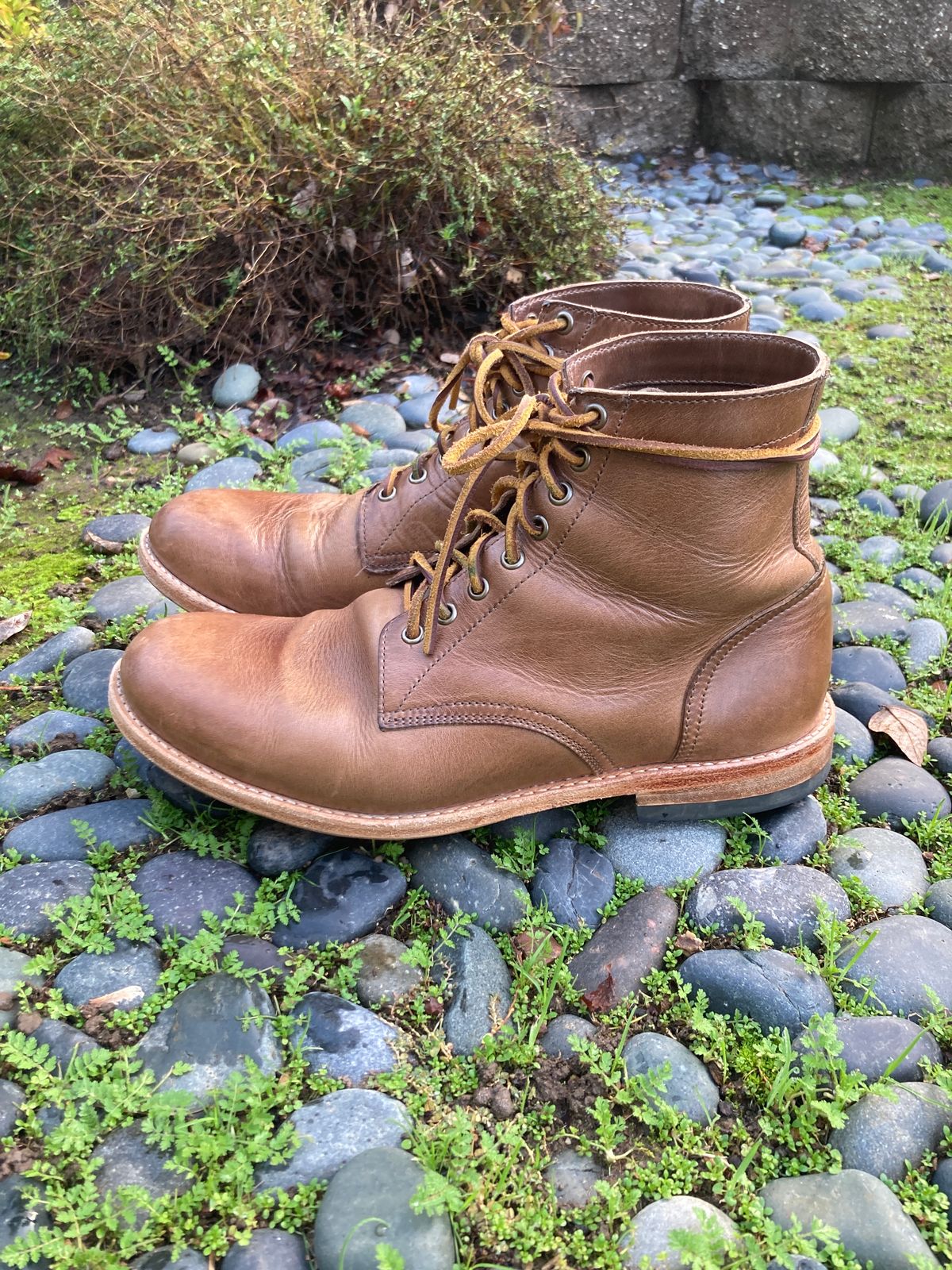 Photo by boogieshafer on January 1, 2024 of the Oak Street Bootmakers Trench Boot in Horween Natural Chromexcel.