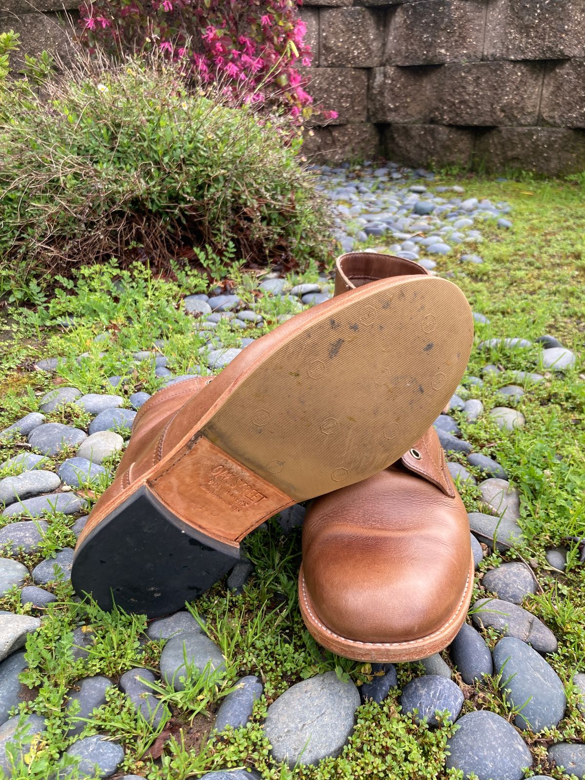 Photo by boogieshafer on March 3, 2024 of the Oak Street Bootmakers Trench Boot in Horween Natural Chromexcel.