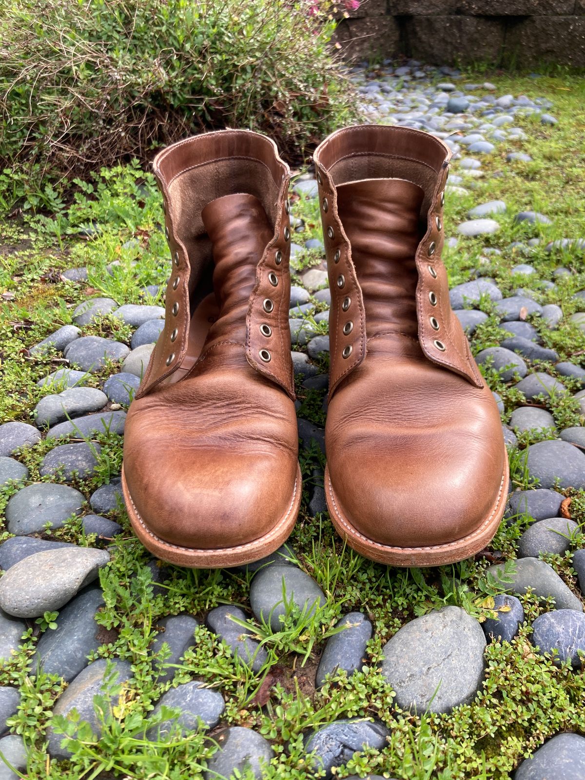 Photo by boogieshafer on March 3, 2024 of the Oak Street Bootmakers Trench Boot in Horween Natural Chromexcel.