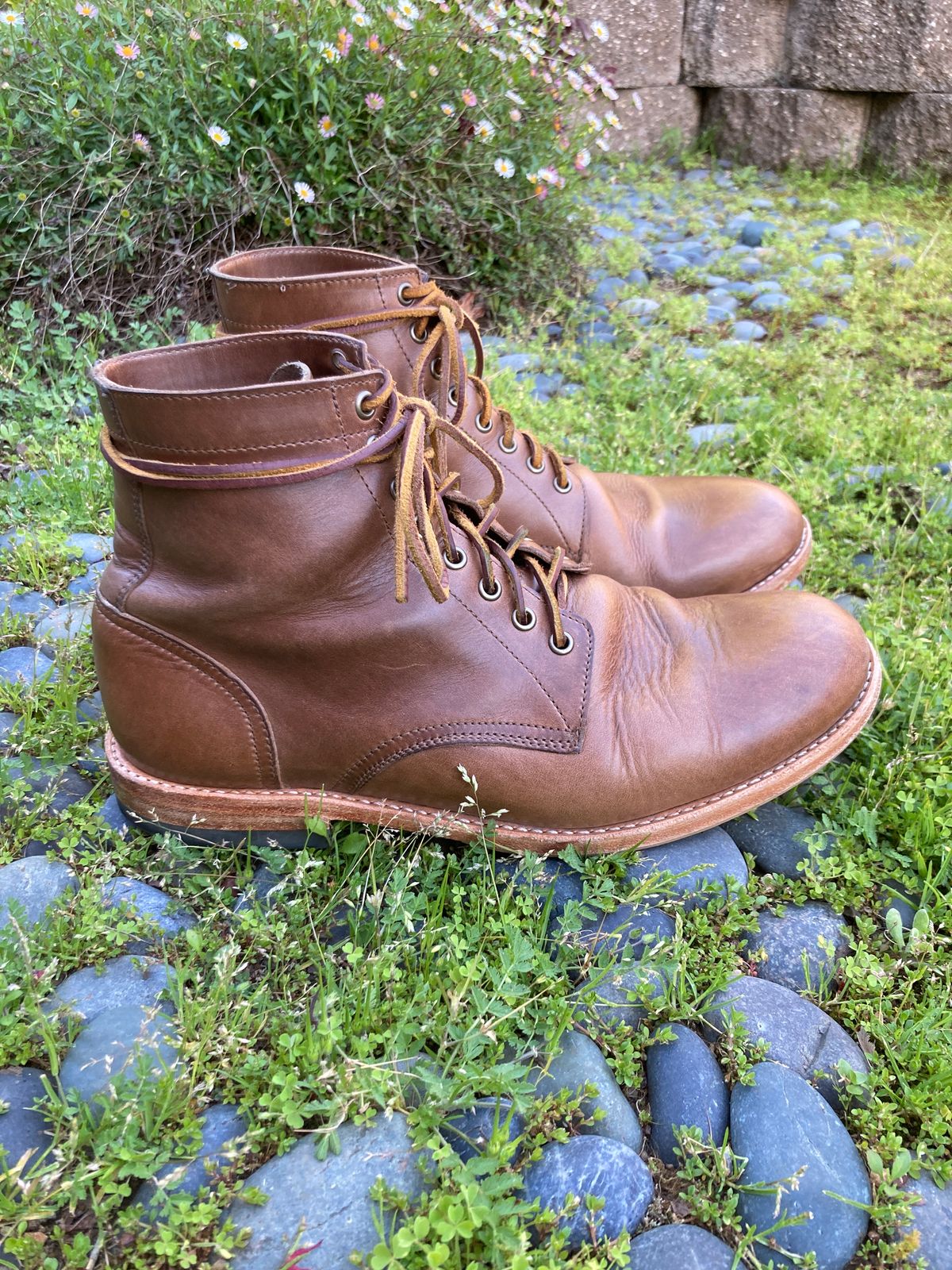 Photo by boogieshafer on April 3, 2024 of the Oak Street Bootmakers Trench Boot in Horween Natural Chromexcel.