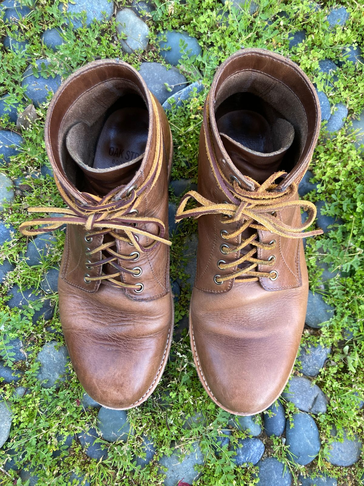 Photo by boogieshafer on April 3, 2024 of the Oak Street Bootmakers Trench Boot in Horween Natural Chromexcel.