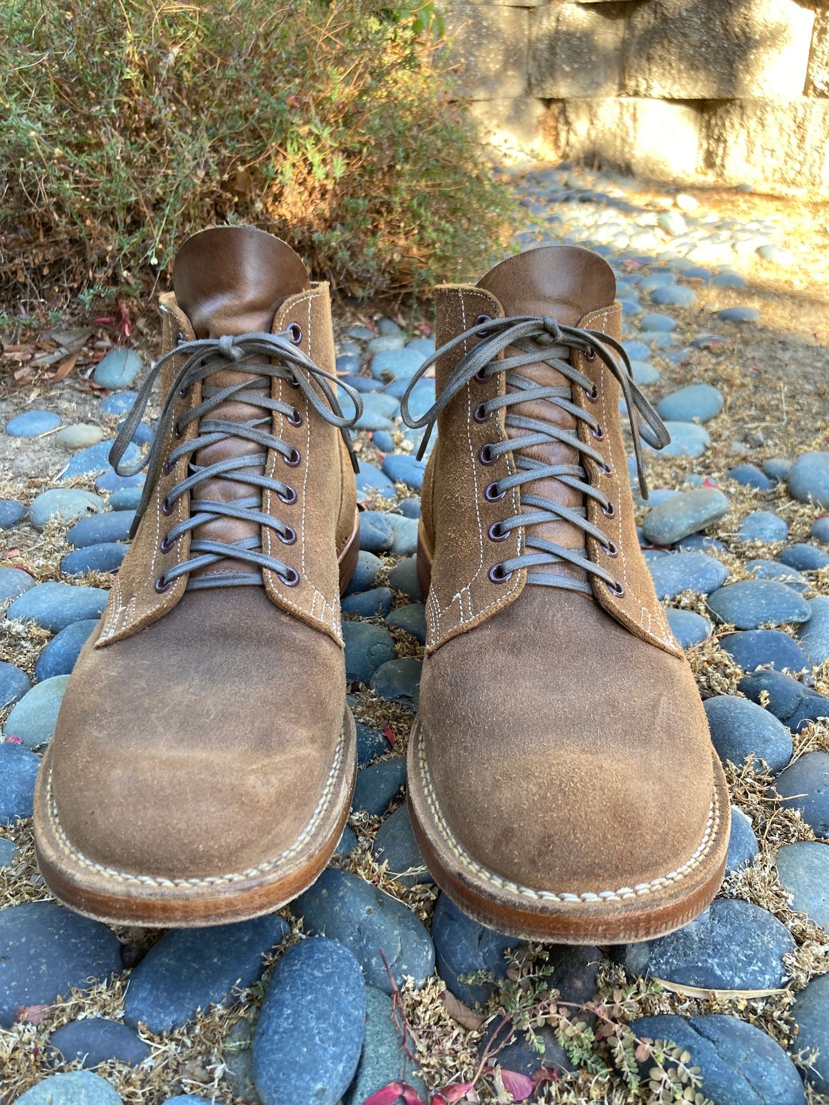 Photo by boogieshafer on September 6, 2023 of the Viberg Boondocker in Horween Natural Chromexcel Roughout.