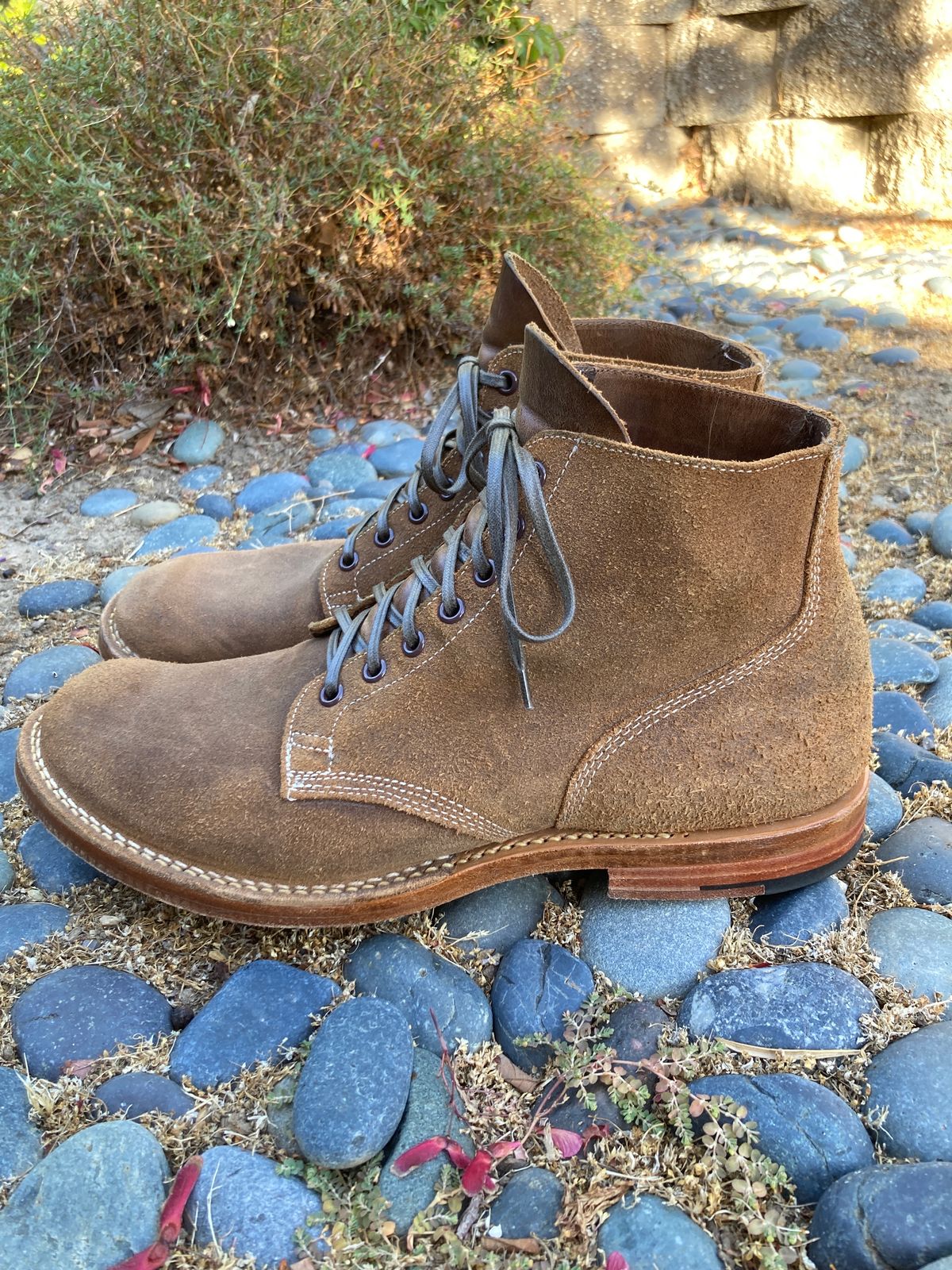 Photo by boogieshafer on September 6, 2023 of the Viberg Boondocker in Horween Natural Chromexcel Roughout.