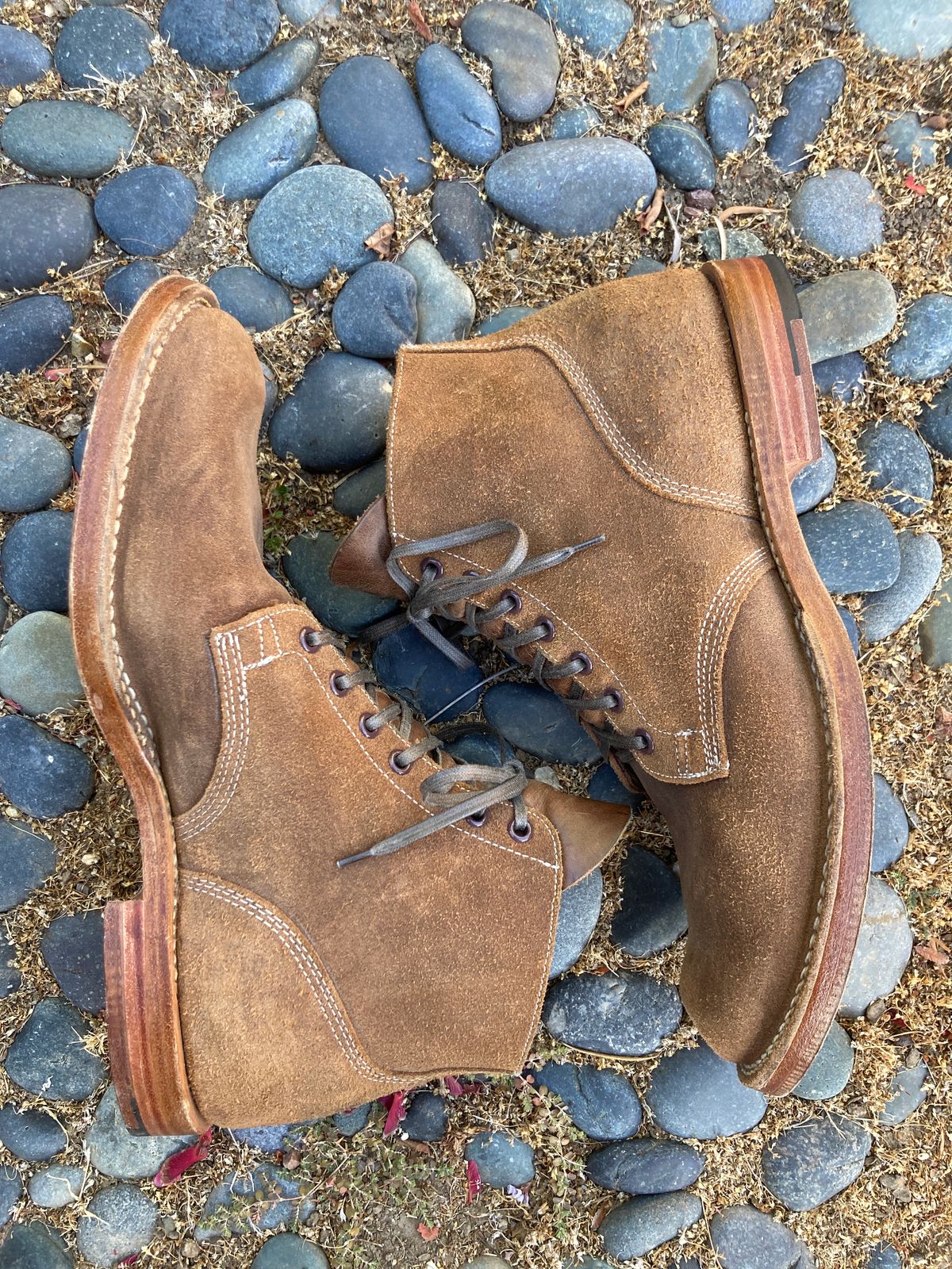 Photo by boogieshafer on September 6, 2023 of the Viberg Boondocker in Horween Natural Chromexcel Roughout.