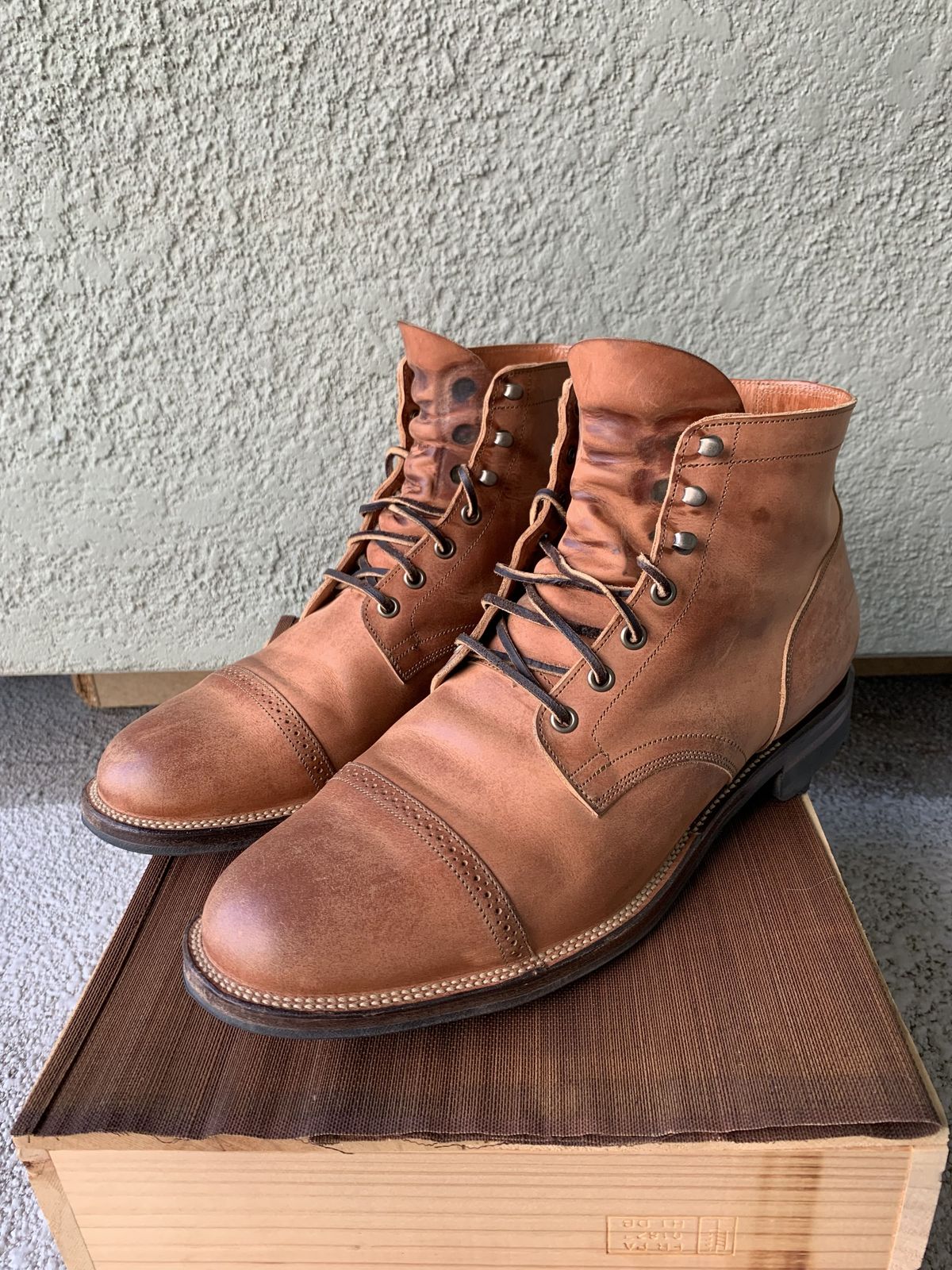 Photo by boogieshafer on November 2, 2021 of the Viberg Service Boot in Maryam Used Cuoio Vitello Calf.