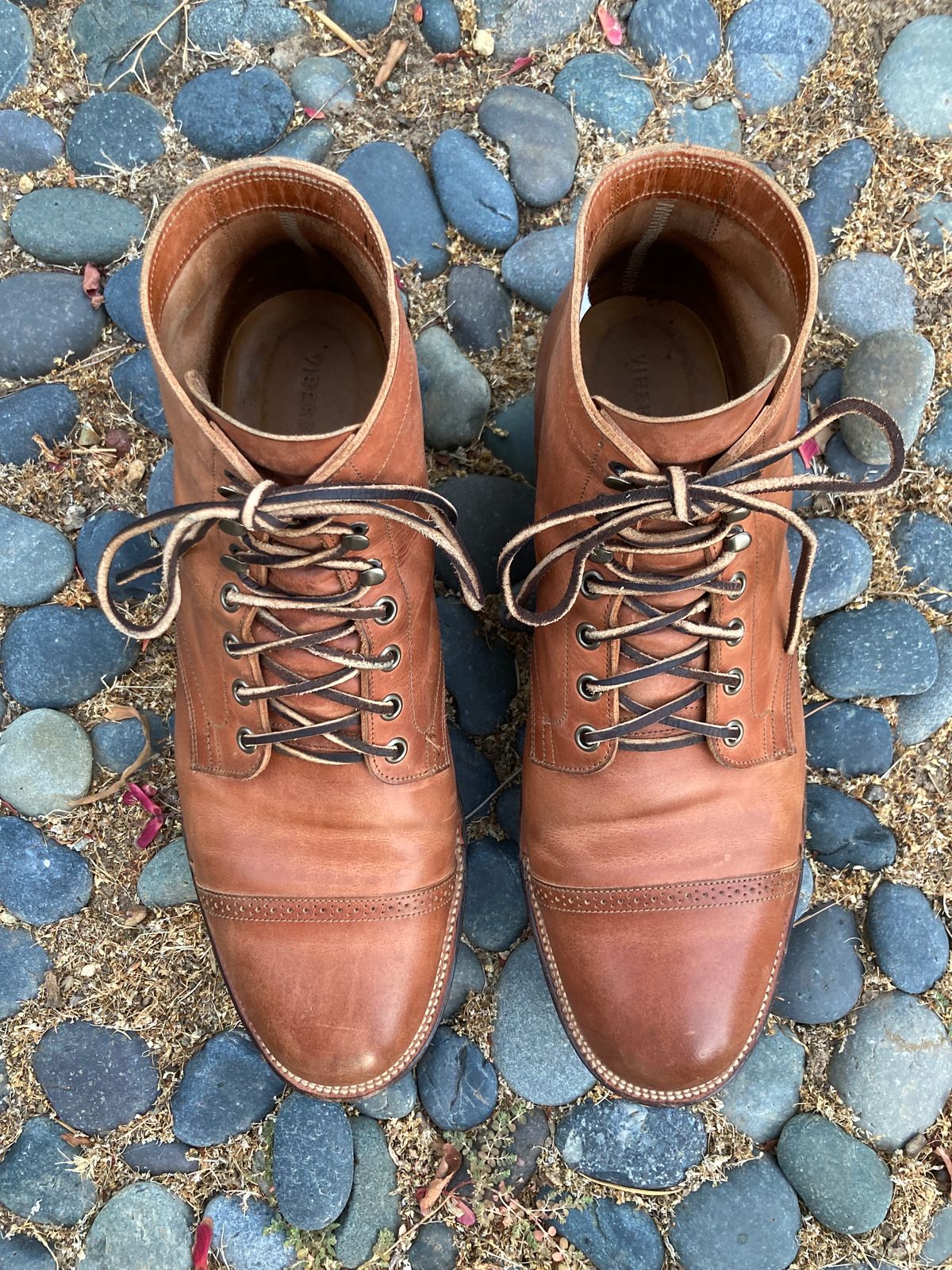 Photo by boogieshafer on September 12, 2023 of the Viberg Service Boot in Maryam Used Cuoio Vitello Calf.